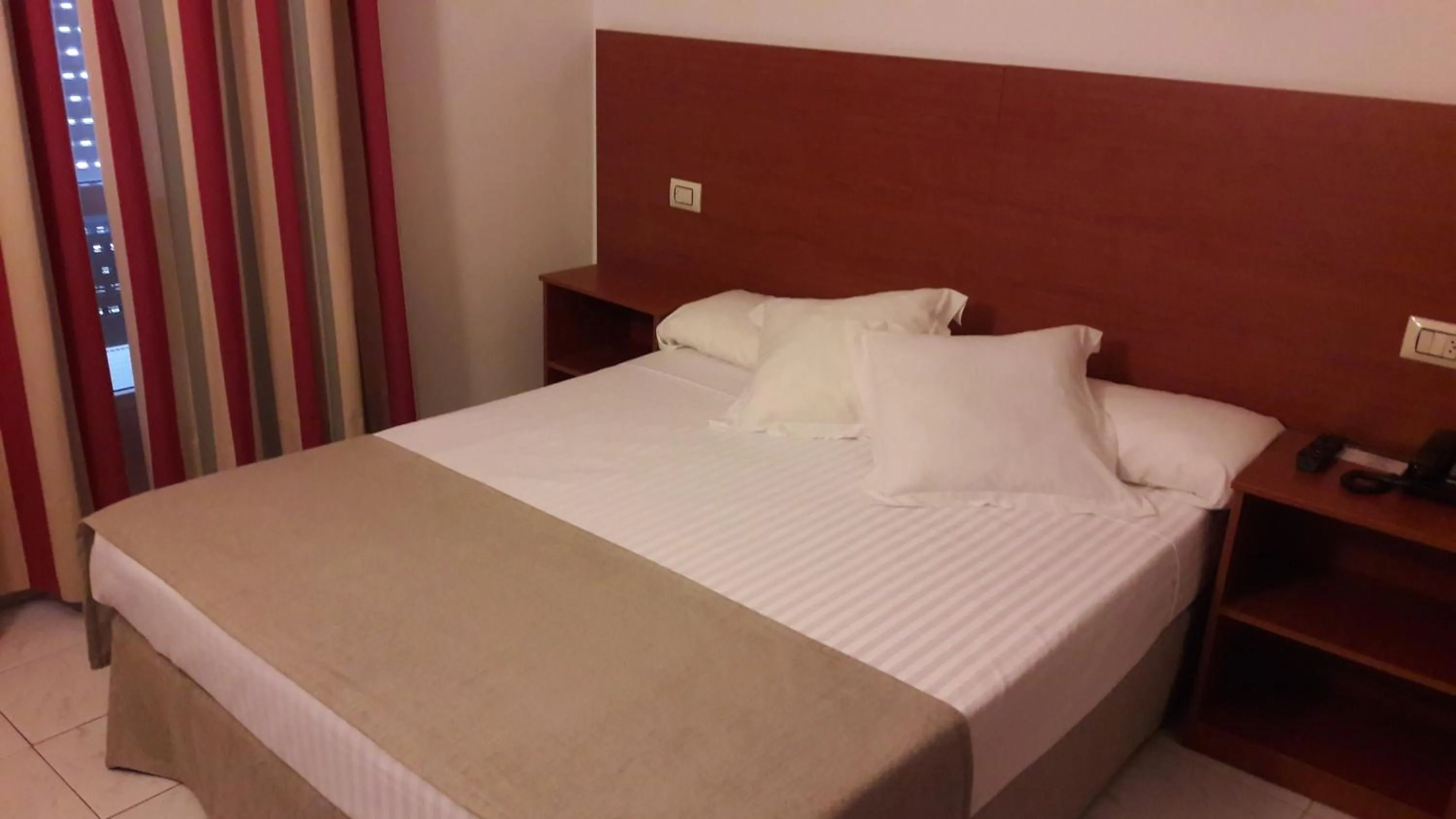 Photo of the whole room, Bed in Hotel Torres Touriño