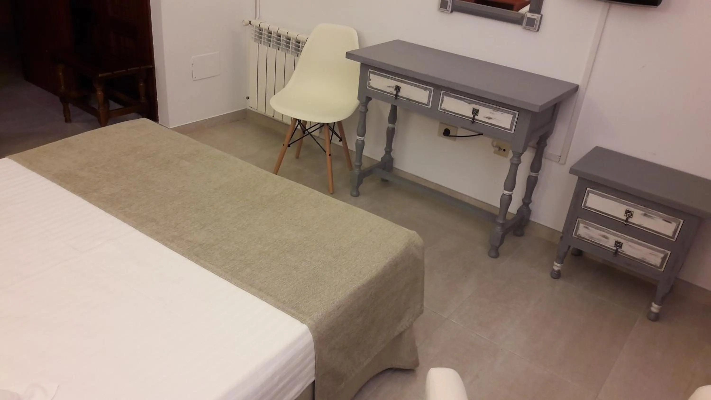 Bedroom, Bed in Hotel Torres Touriño