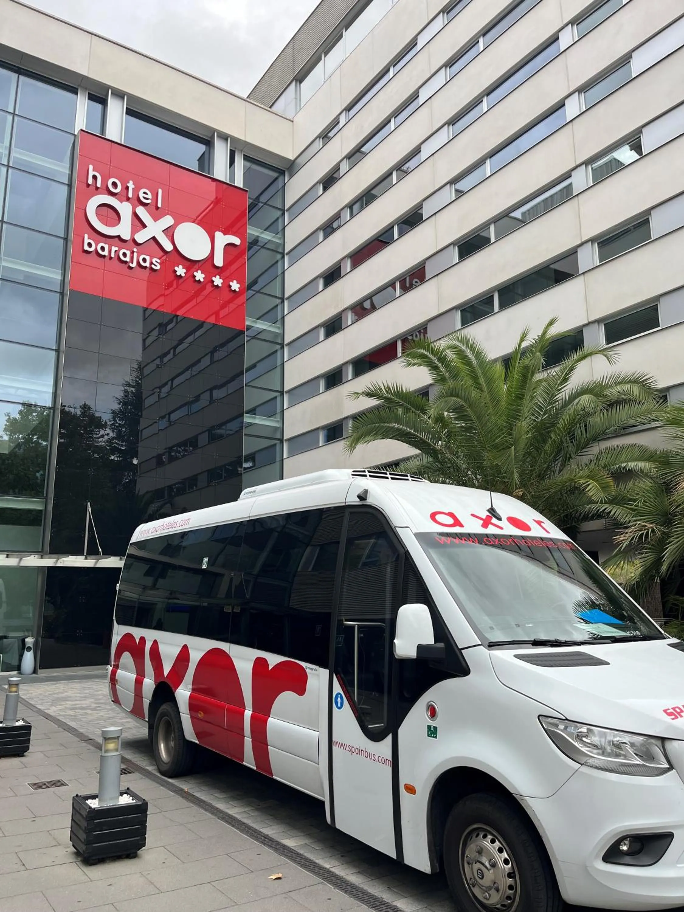 shuttle in Axor Feria