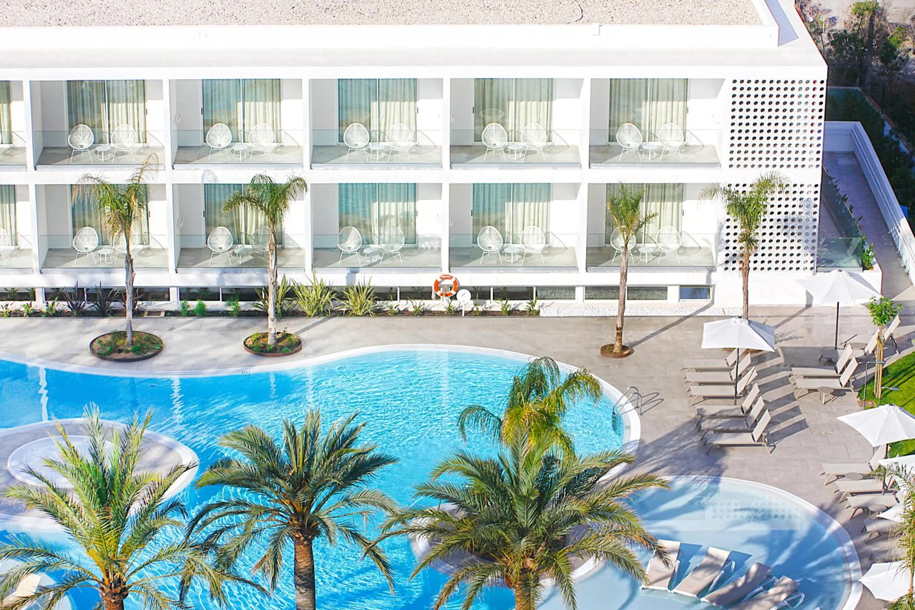 Facade/entrance in BG Caballero