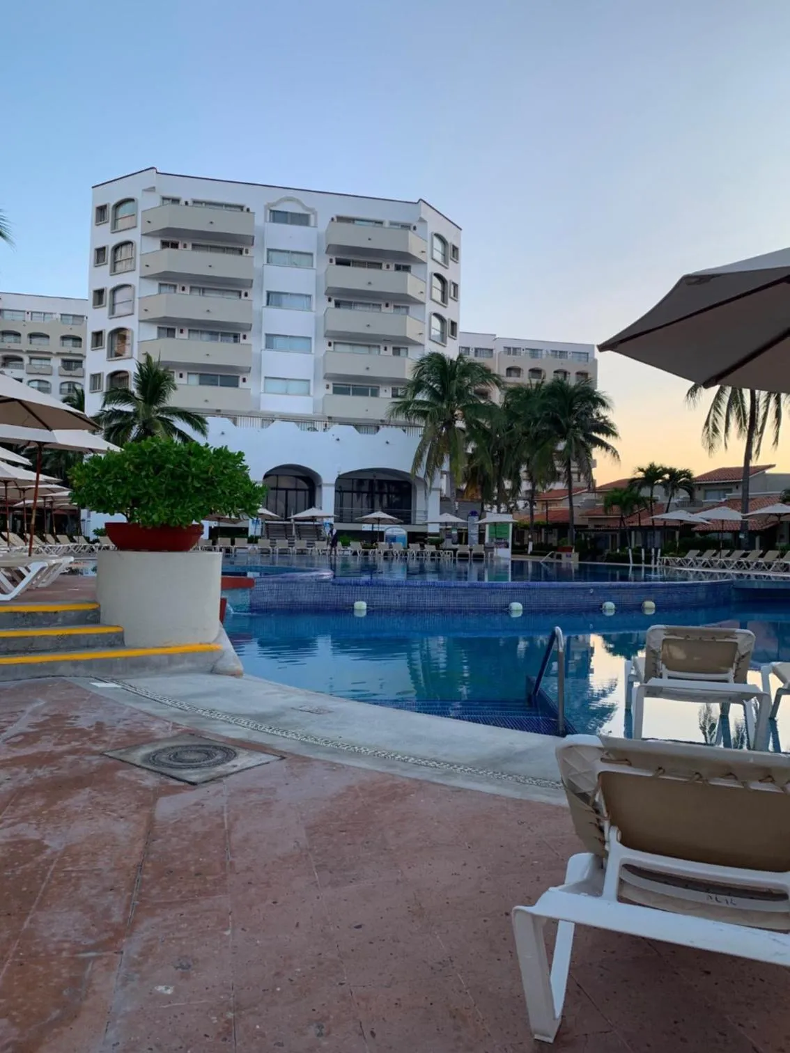 Property building in ENNA INN IXTAPA HABITACIóN VISTA AL MAR