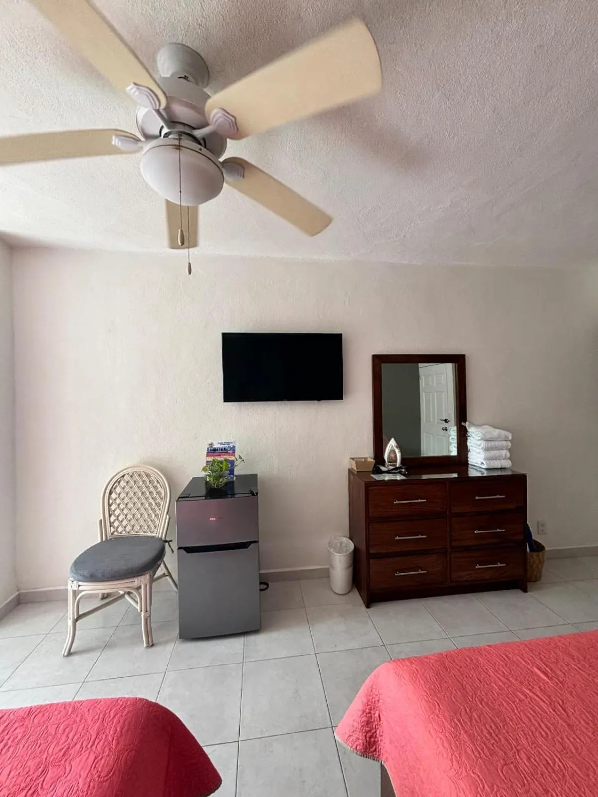 Bed in ENNA INN IXTAPA HABITACIóN VISTA AL MAR