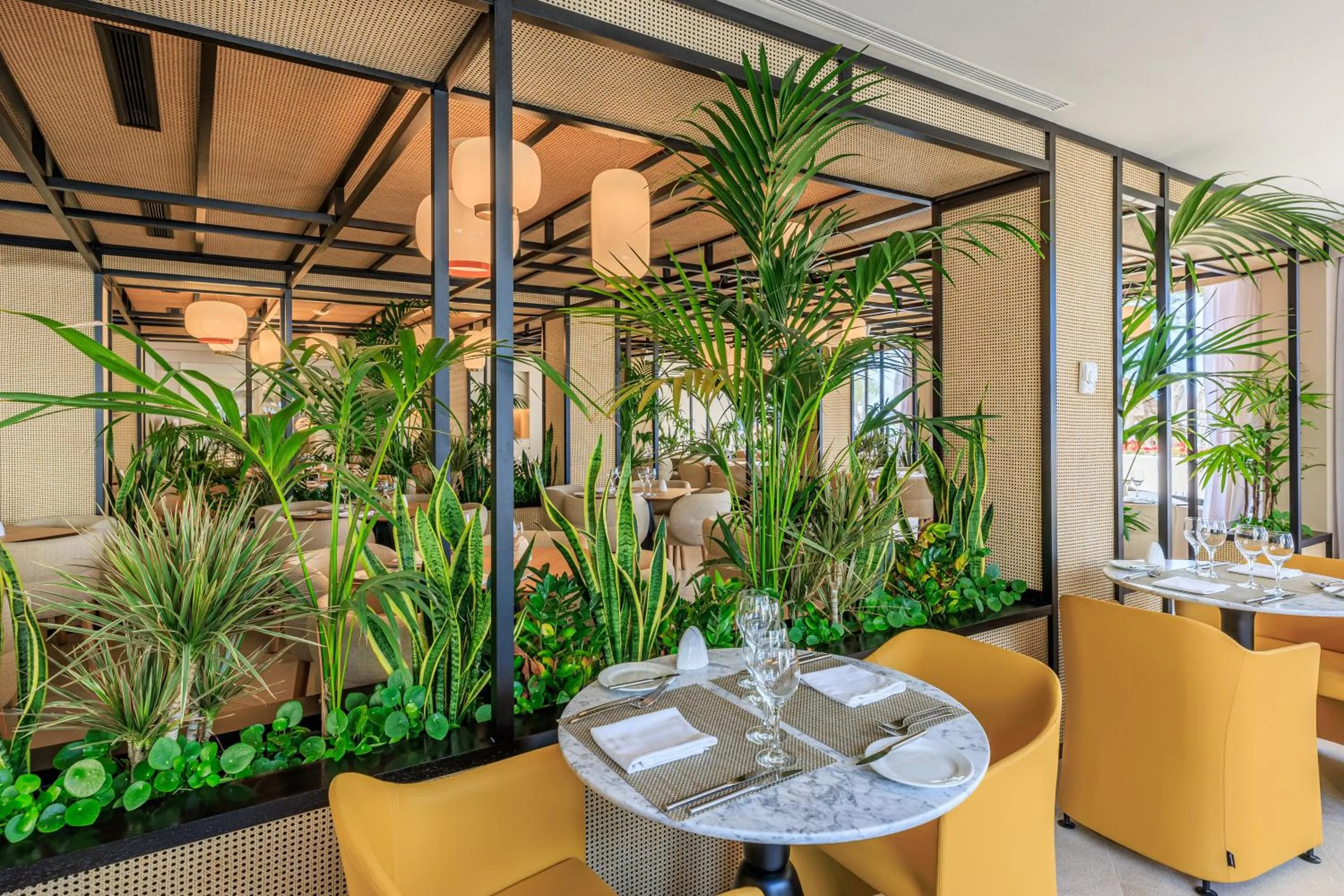 Dining area in Hotel Illa d'Or & Club Apts 4* Sup