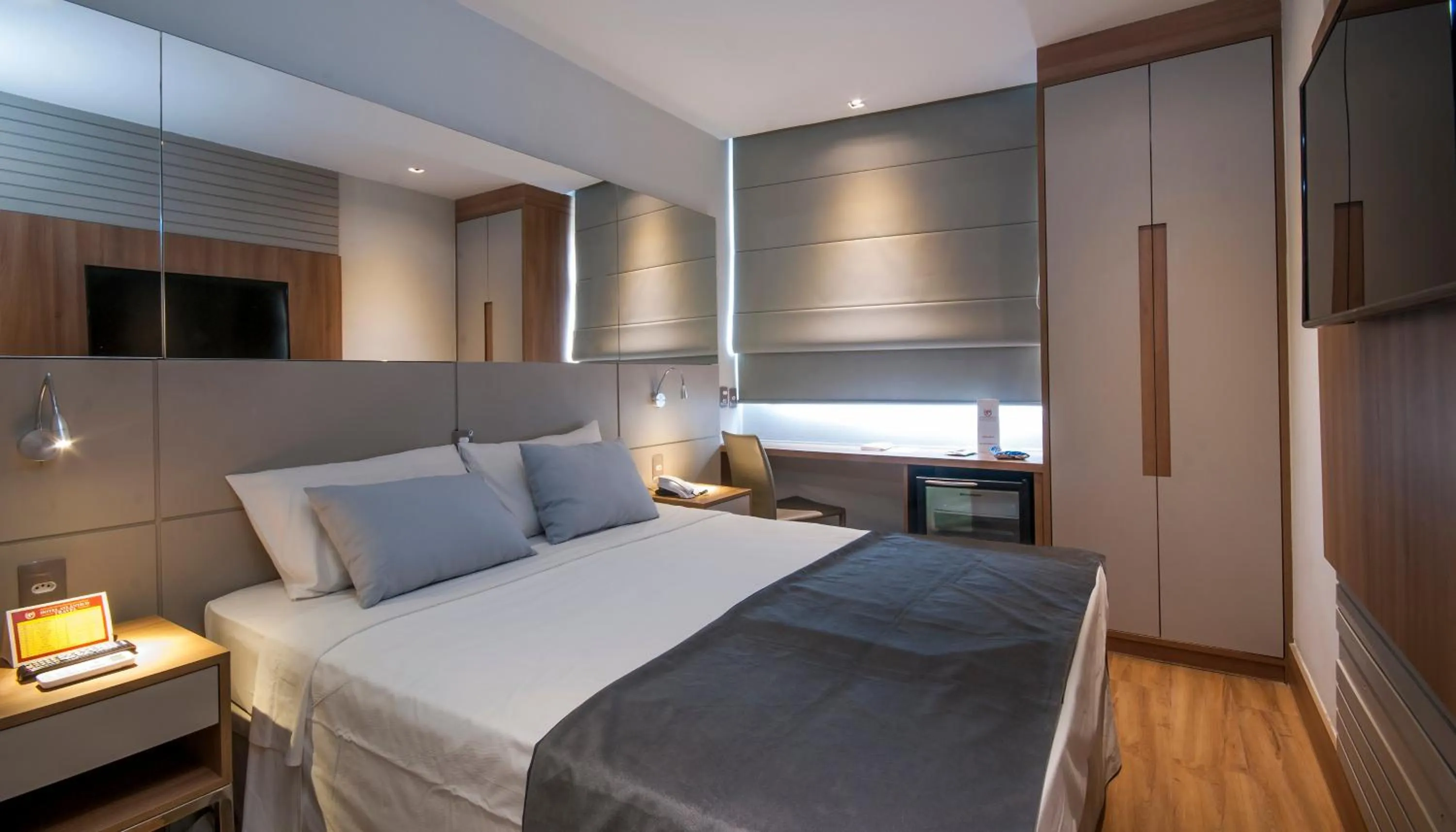 Bedroom, Bed in Hotel Atlântico Travel Copacabana