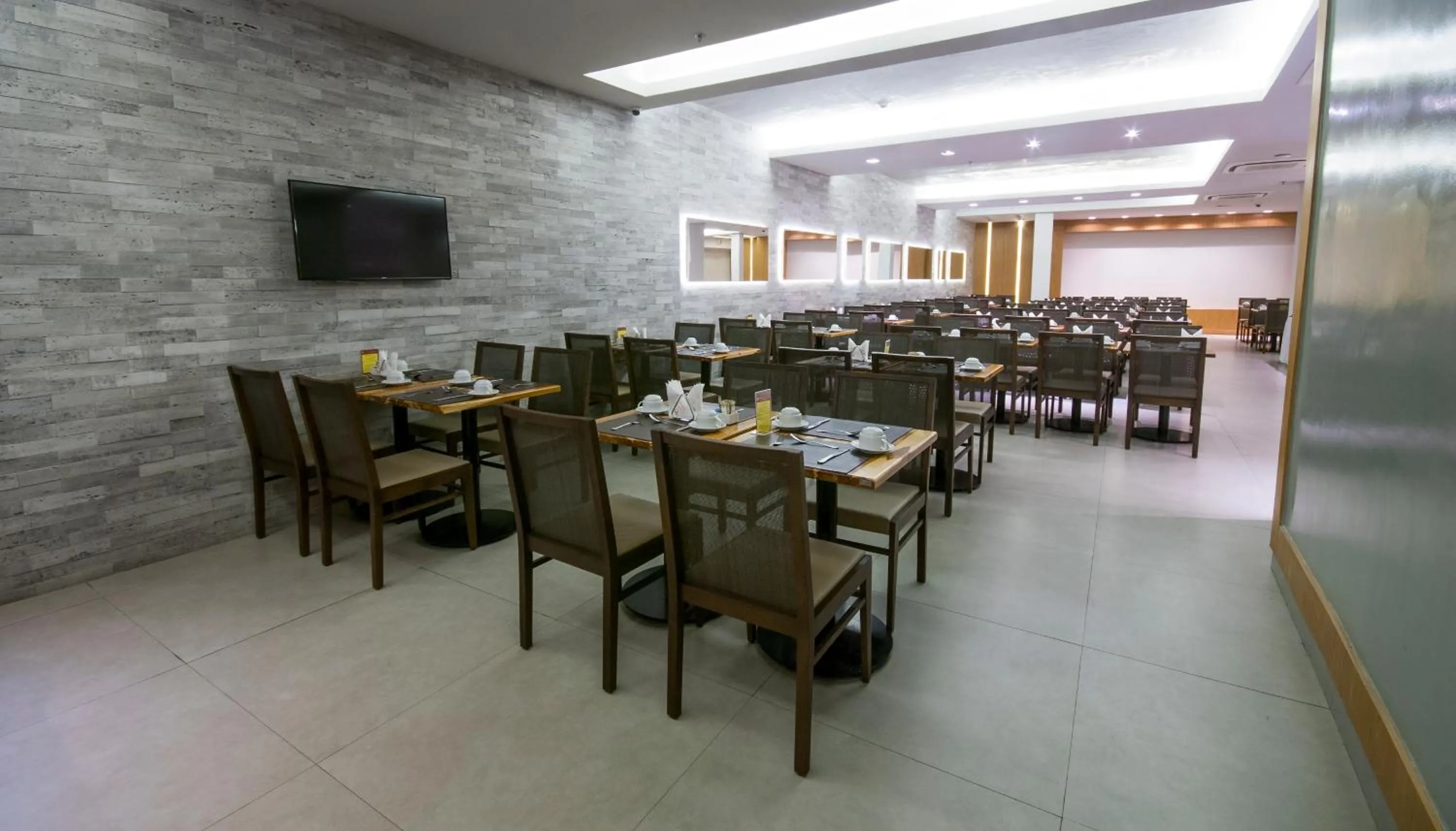 Restaurant/places to eat in Hotel Atlântico Travel Copacabana