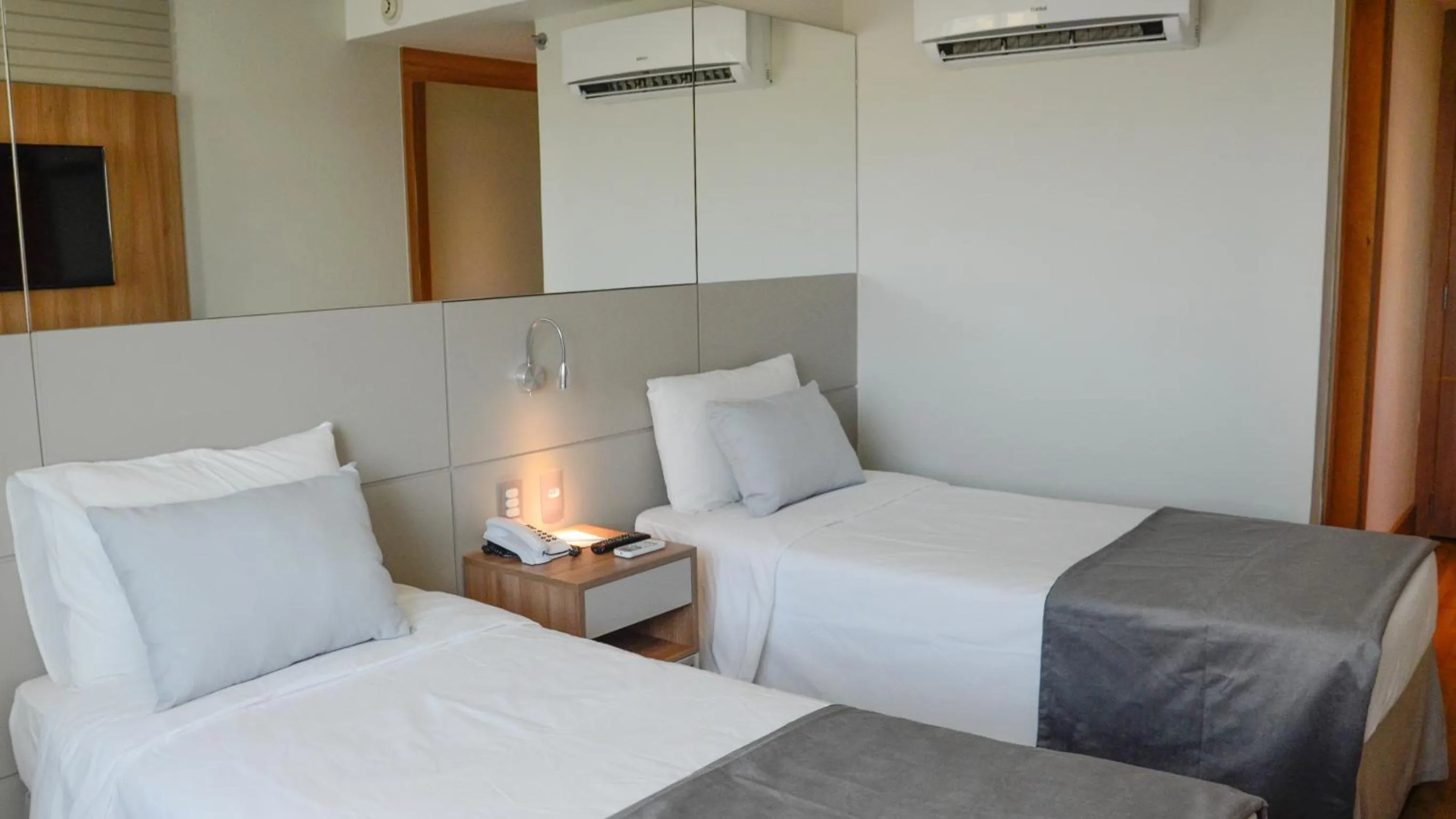 Bedroom, Bed in Hotel Atlântico Travel Copacabana