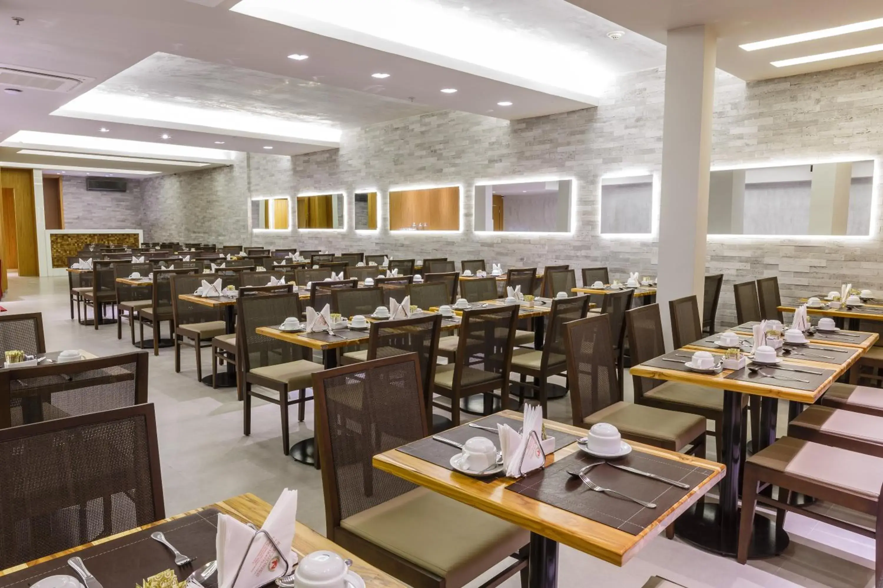 Restaurant/places to eat in Hotel Atlântico Travel Copacabana Restaurant/places to eat in Hotel Atlântico Travel Copacabana