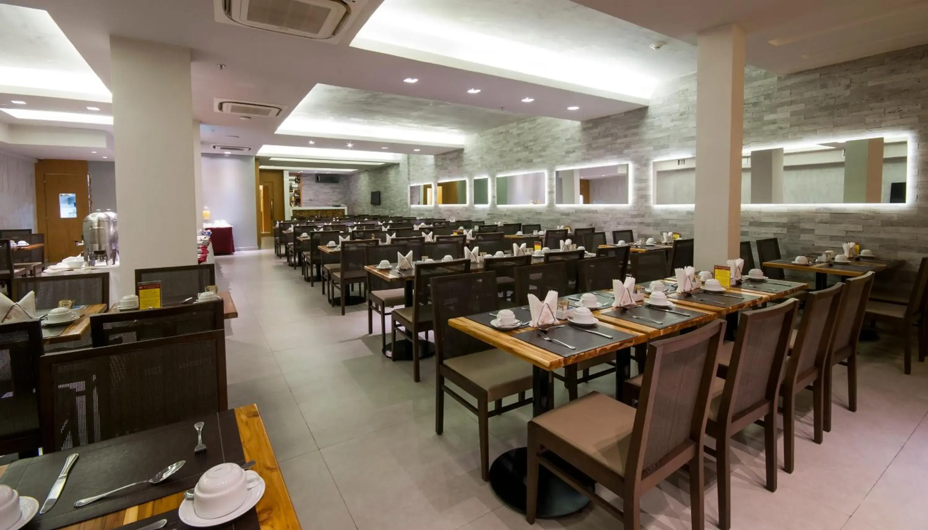 Restaurant/places to eat in Hotel Atlântico Travel Copacabana Restaurant/places to eat in Hotel Atlântico Travel Copacabana