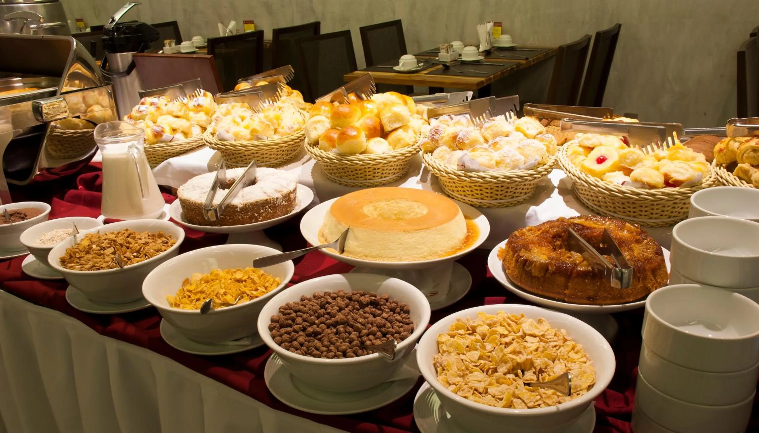 Continental breakfast in Hotel Atlântico Travel Copacabana