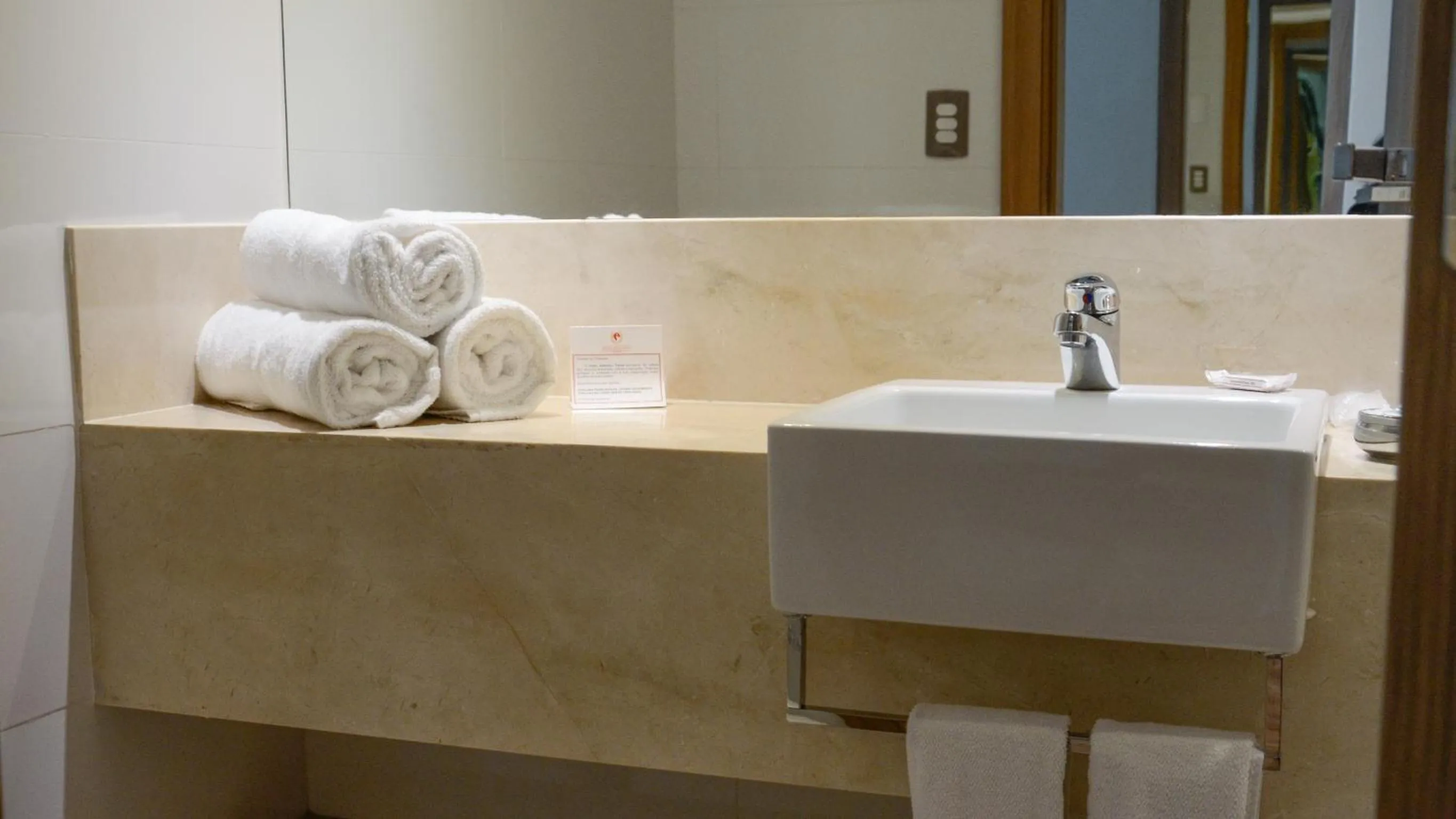 Bathroom in Hotel Atlântico Travel Copacabana