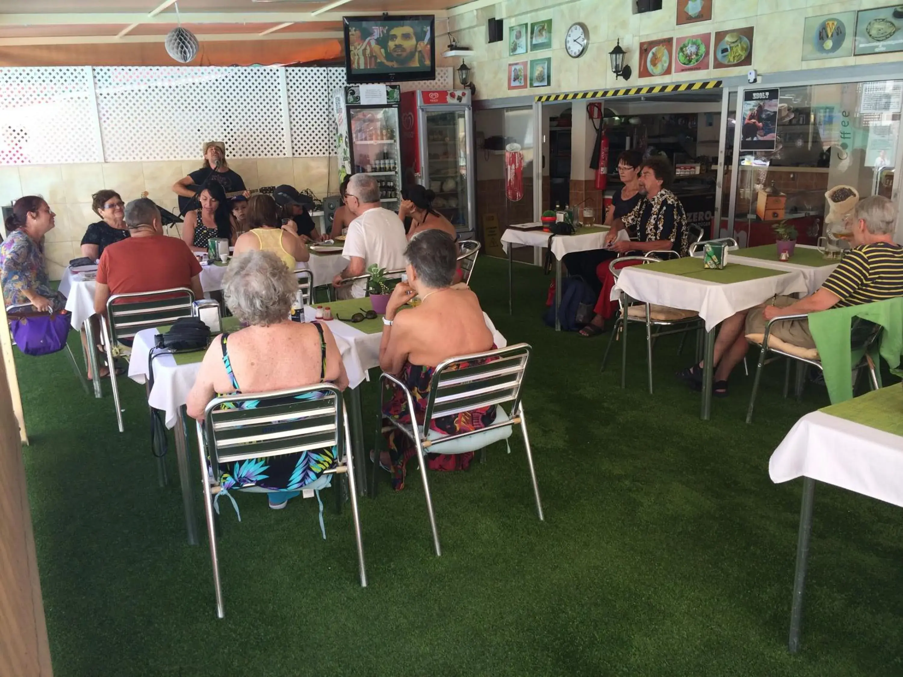 Restaurant/places to eat in Apartamentos Amazonas Restaurant/places to eat in Apartamentos Amazonas