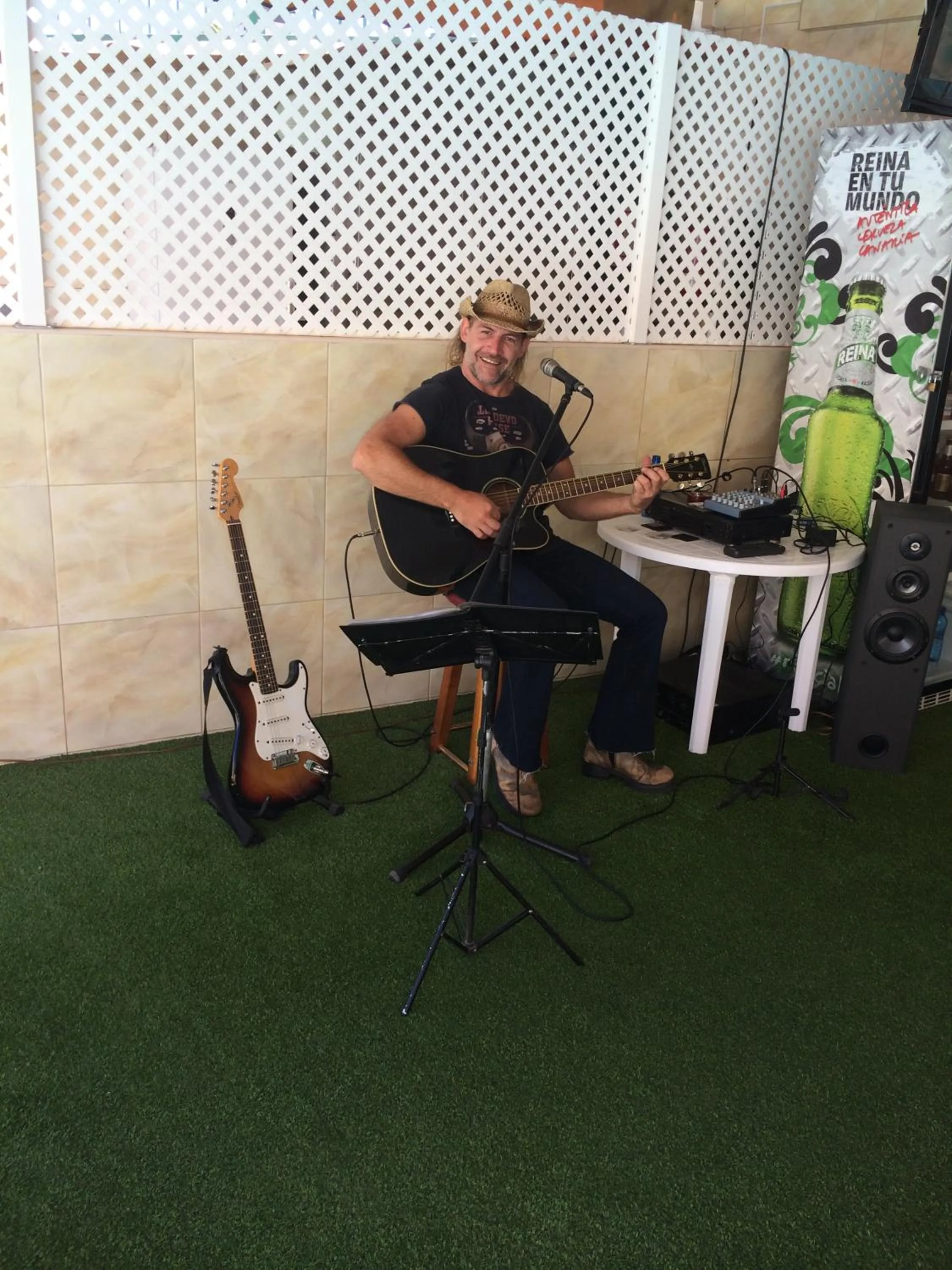 Entertainment in Apartamentos Amazonas