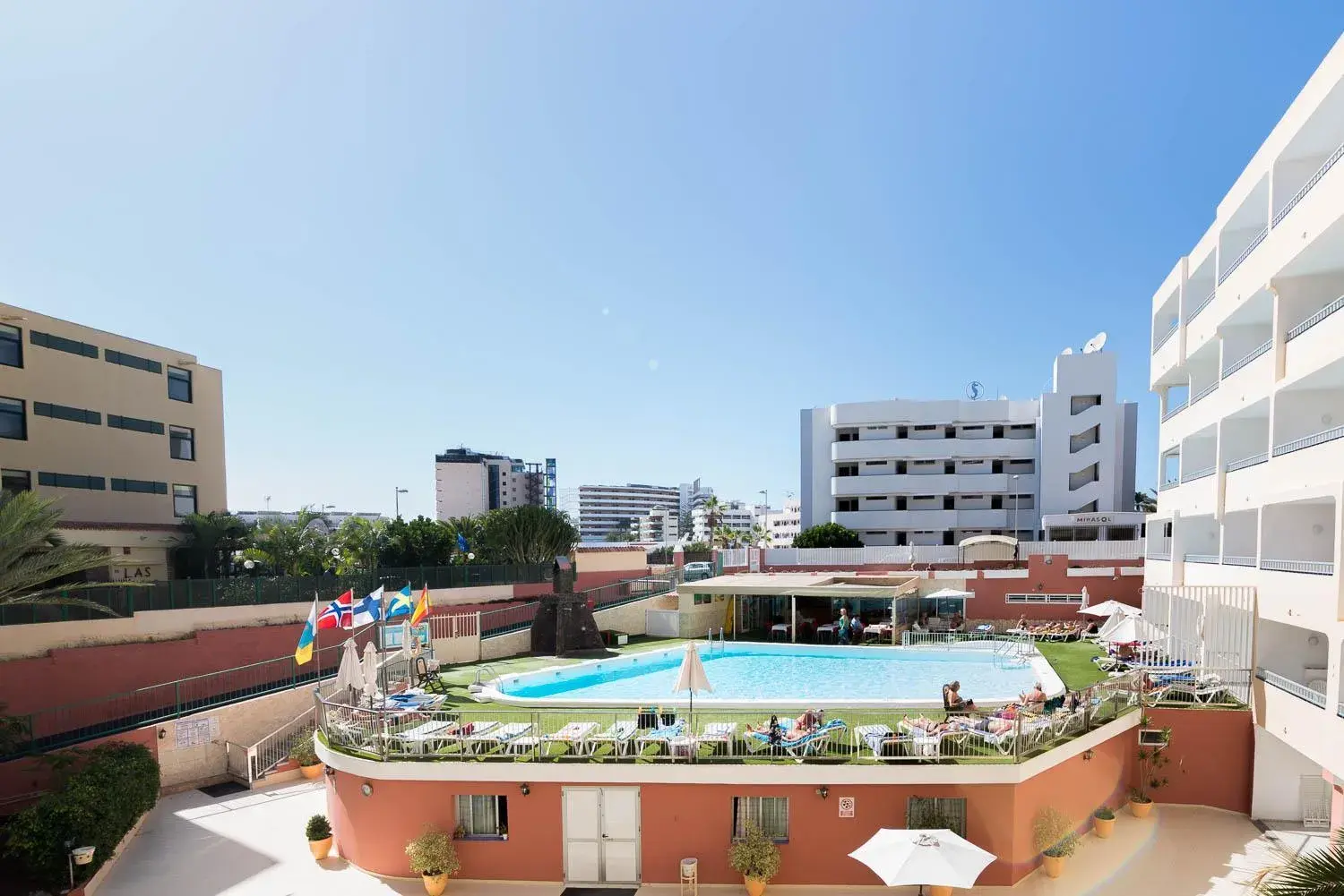 Pool view in Apartamentos Amazonas Pool view in Apartamentos Amazonas