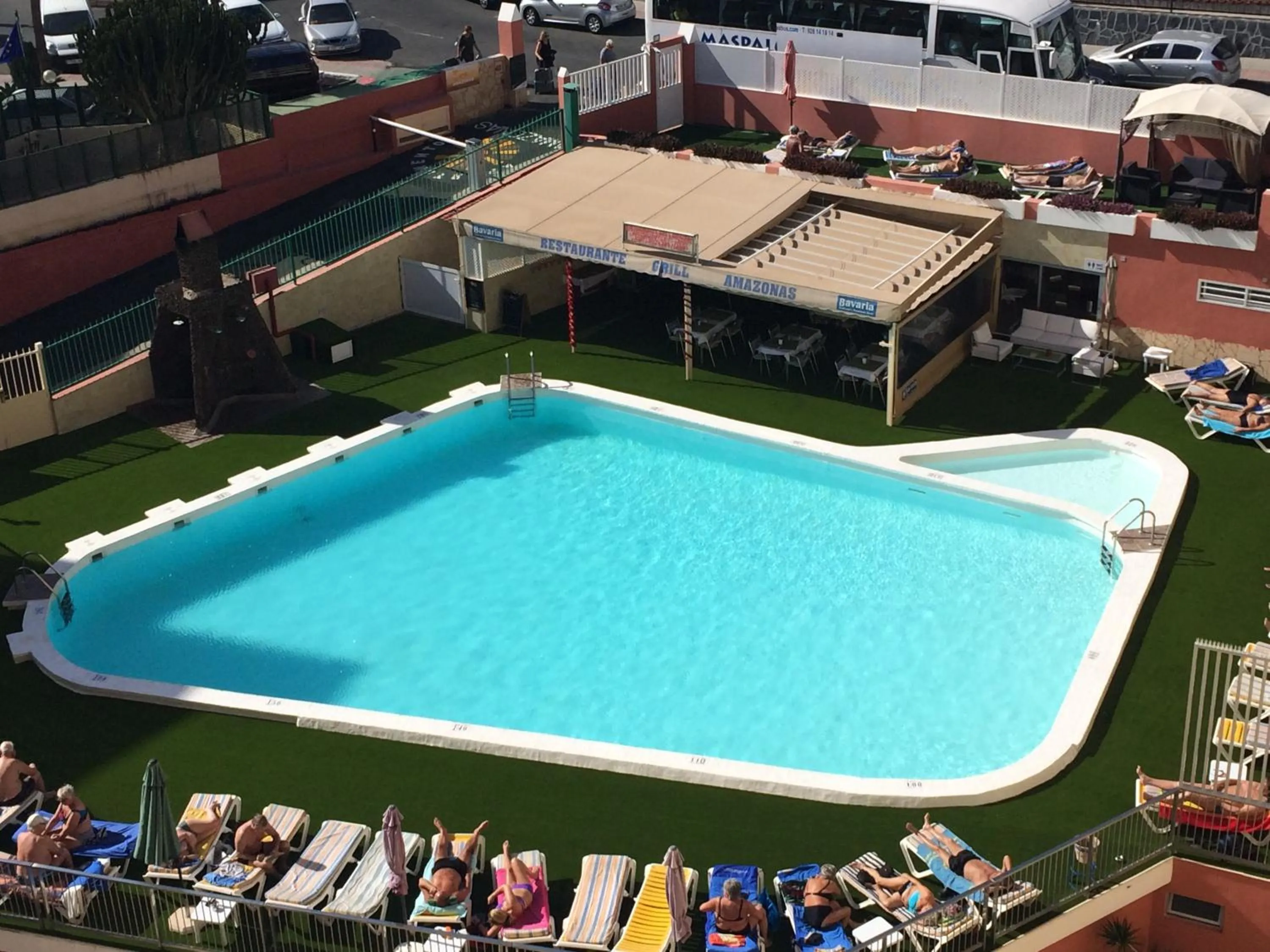 Swimming pool in Apartamentos Amazonas