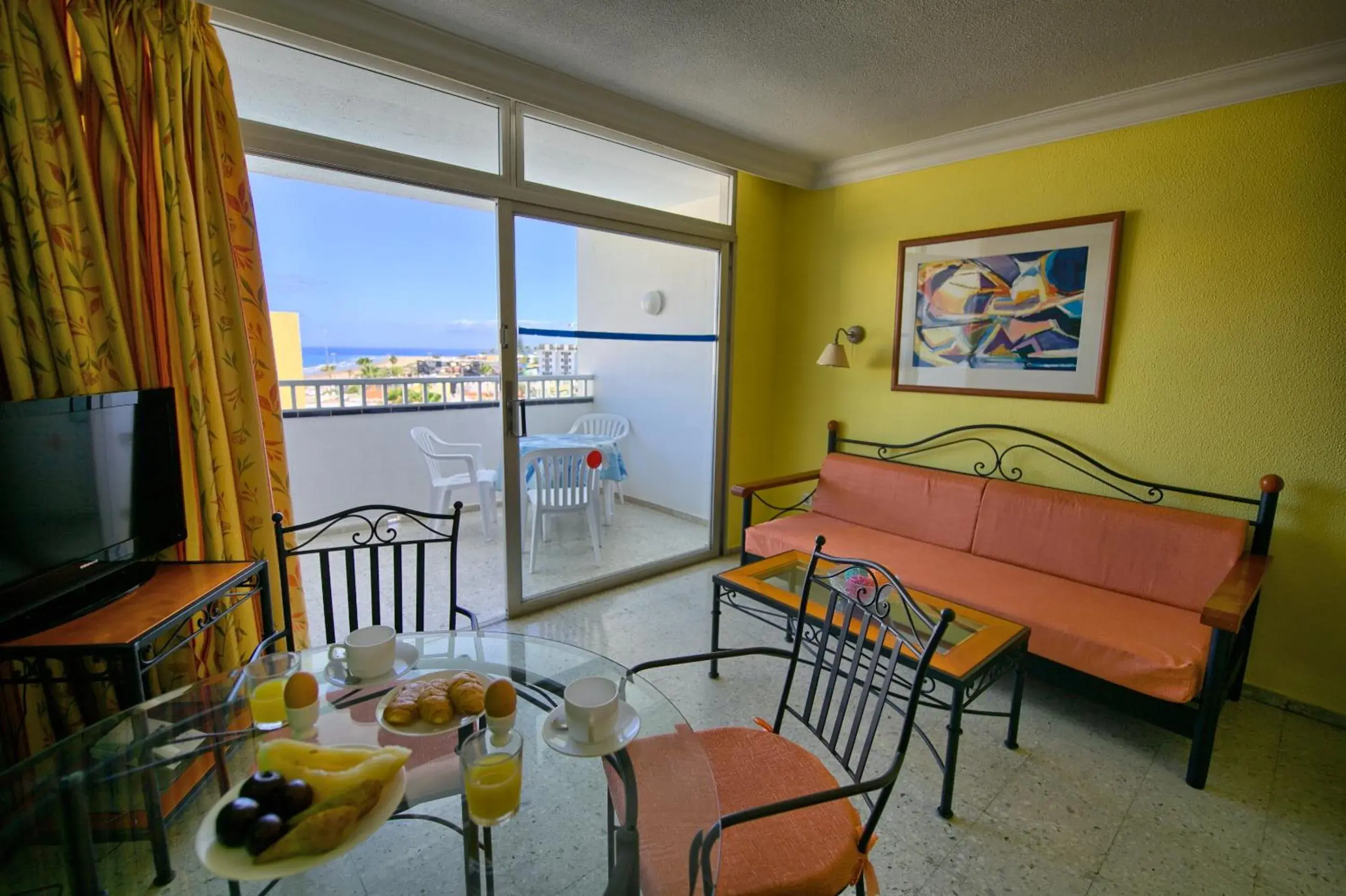 Photo of the whole room in Apartamentos Amazonas Photo of the whole room in Apartamentos Amazonas