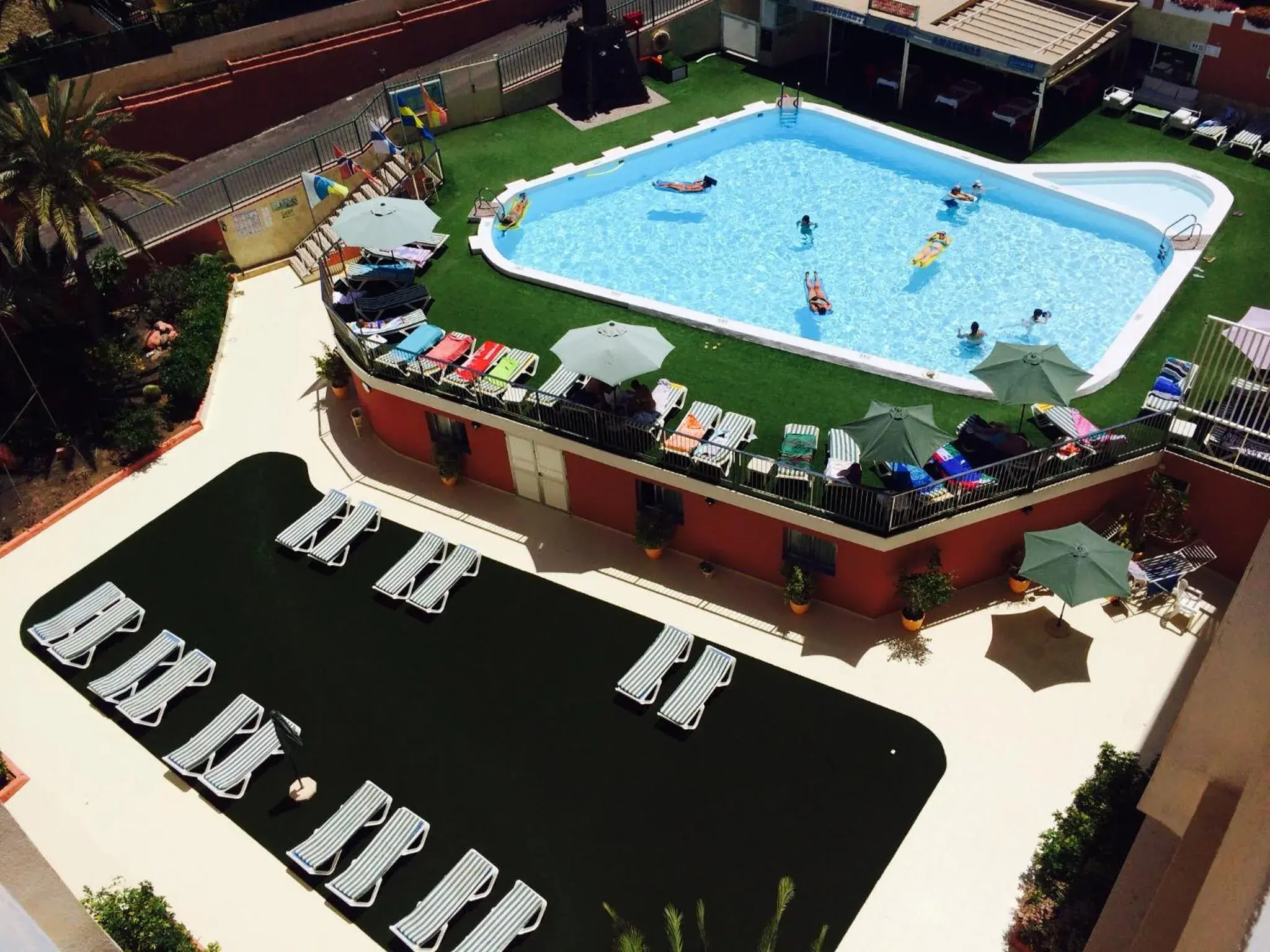 Pool view in Apartamentos Amazonas Pool view in Apartamentos Amazonas