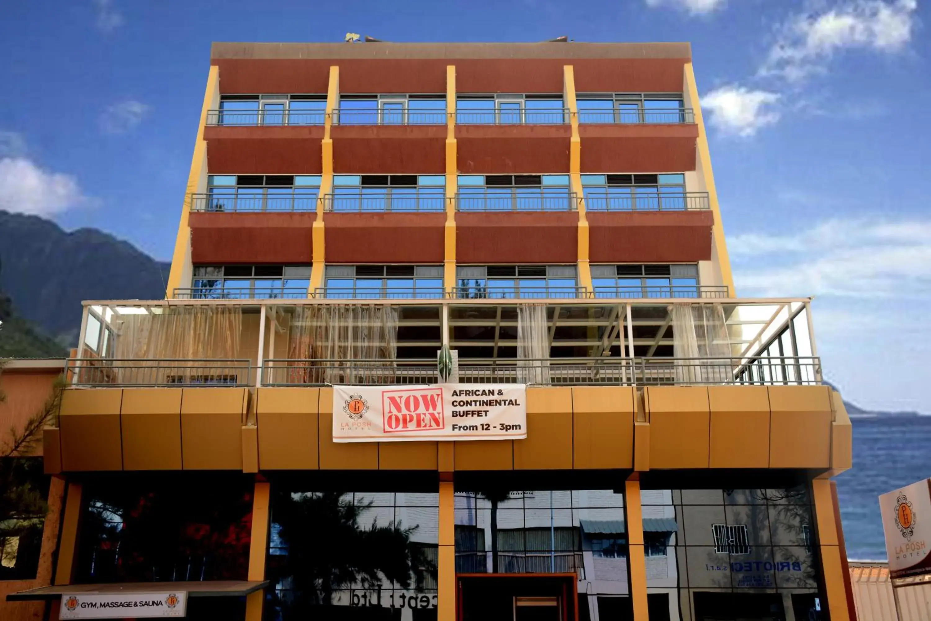 La Posh Hotel La Posh Hotel