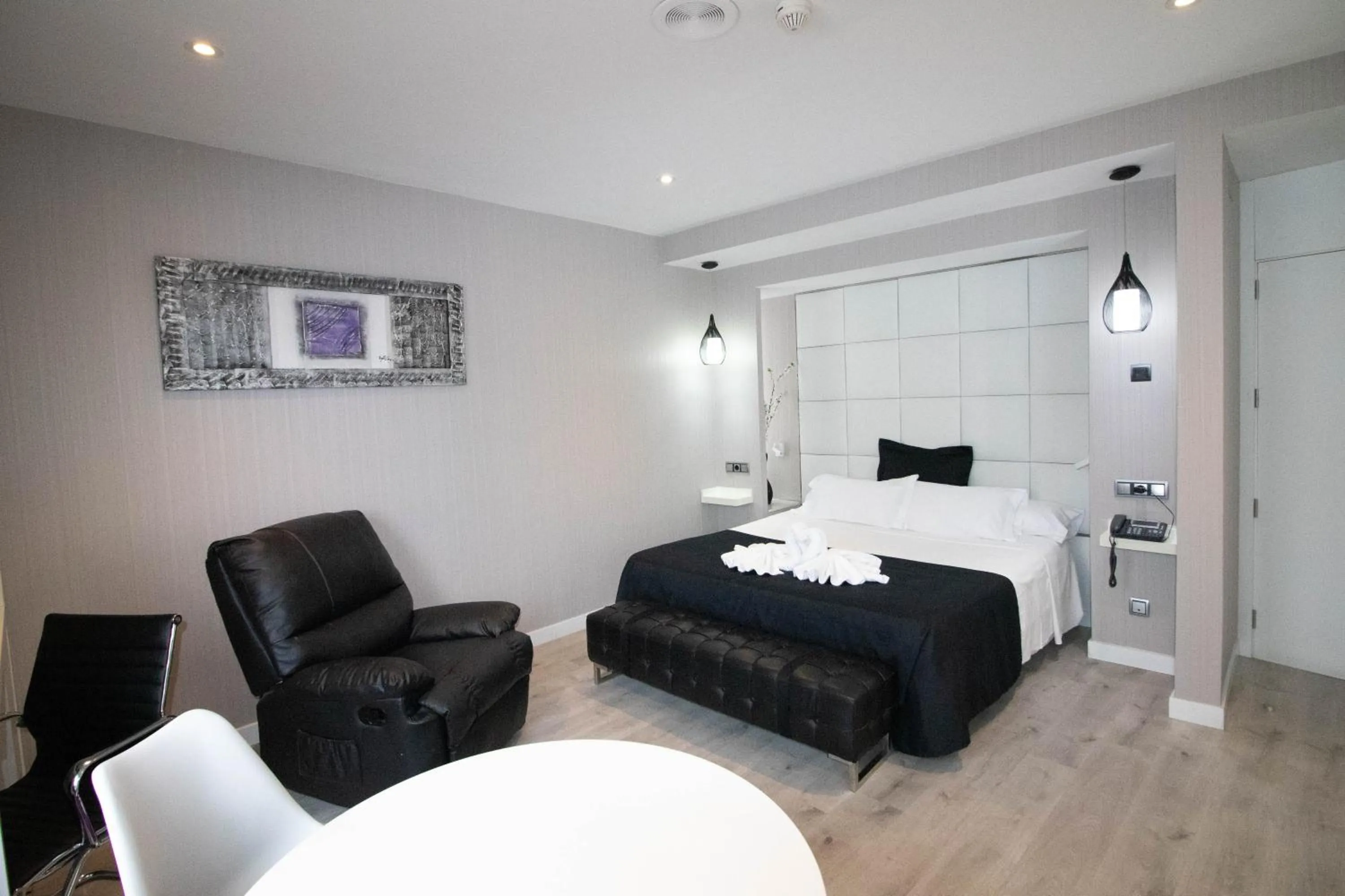 Photo of the whole room, Bed in Hoteles Urbanos N Avenida de España