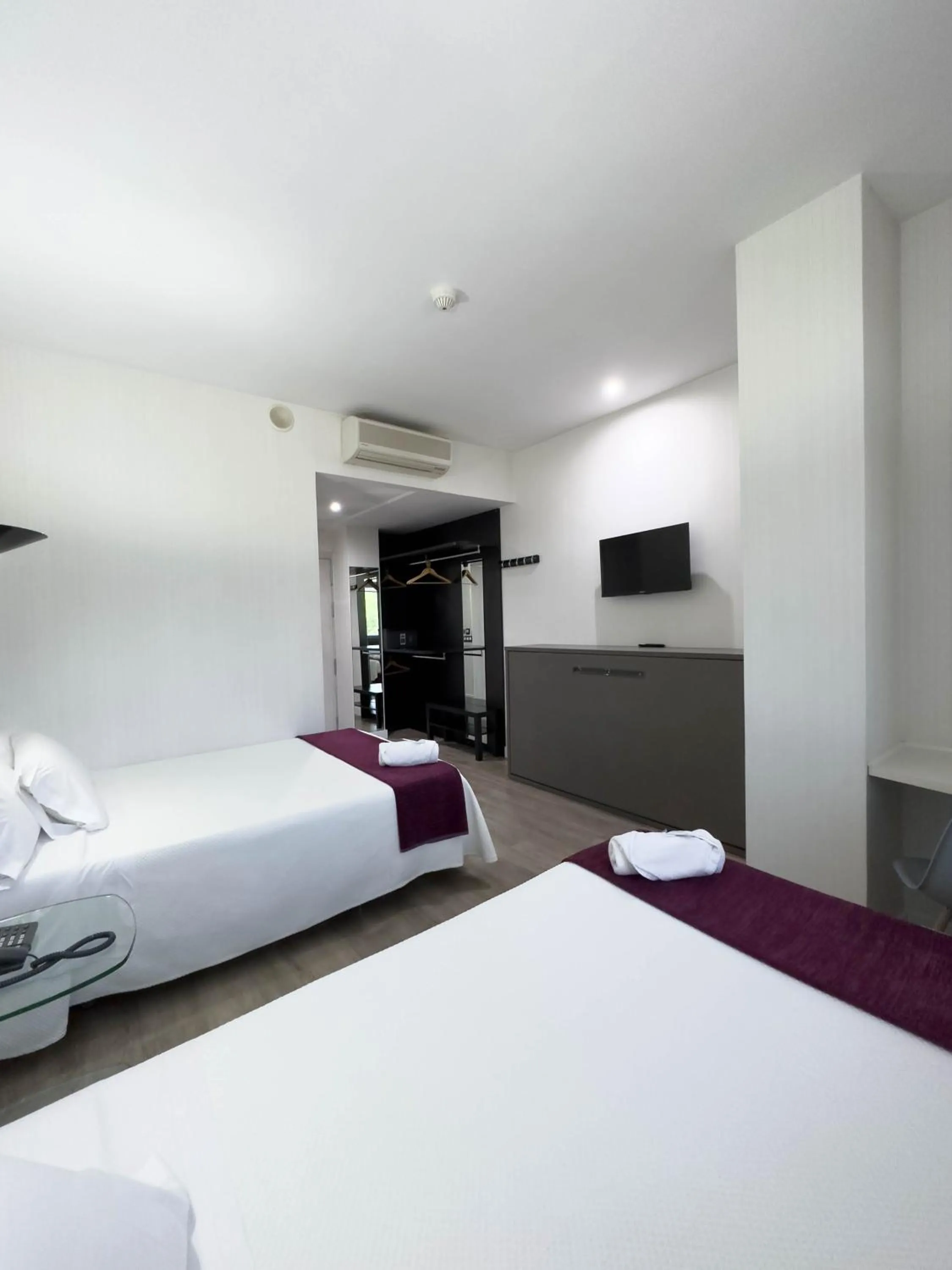 Bed in Hoteles Urbanos N Avenida de España