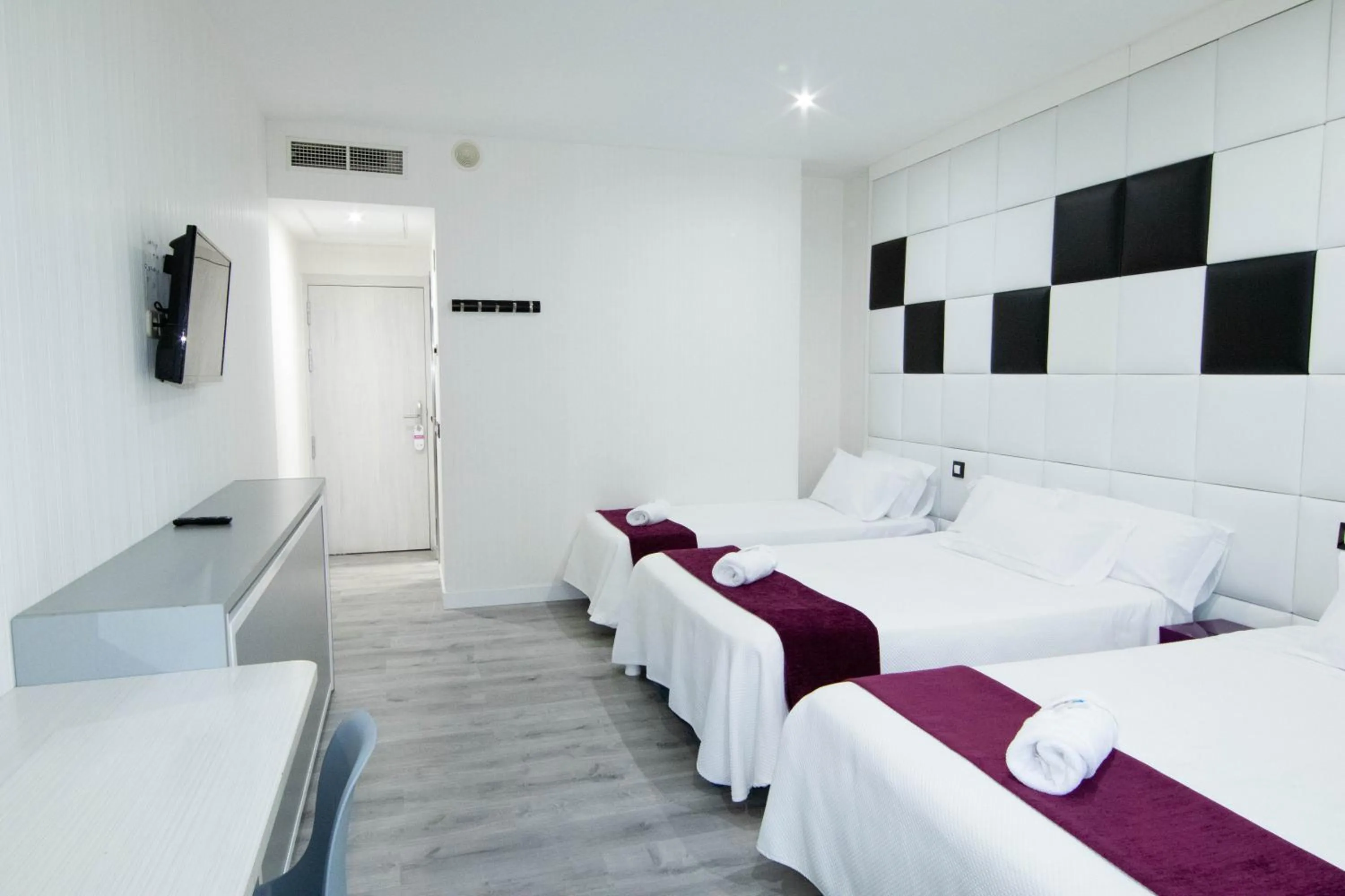 Bed in Hoteles Urbanos N Avenida de España