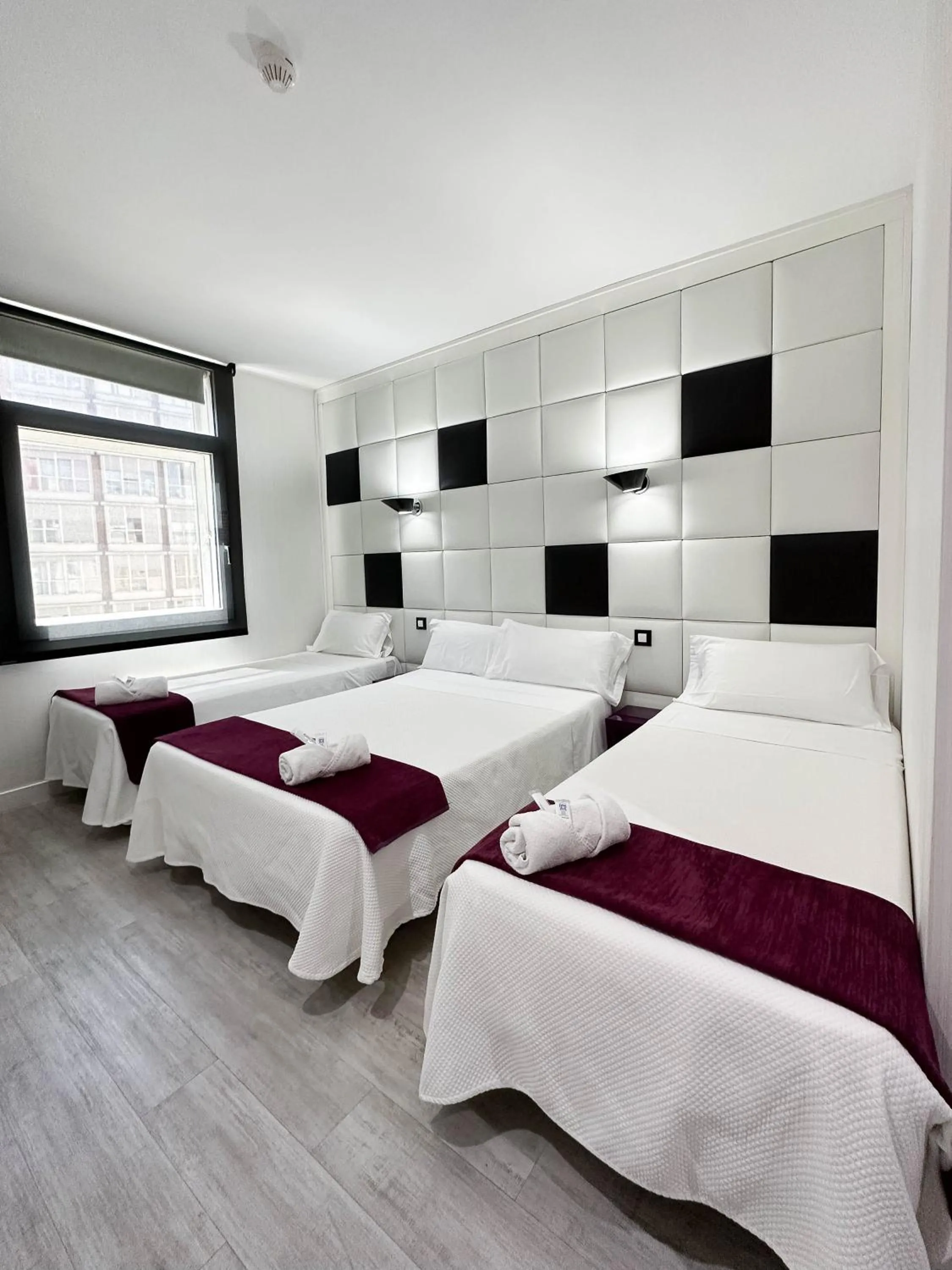 Bed in Hoteles Urbanos N Avenida de España