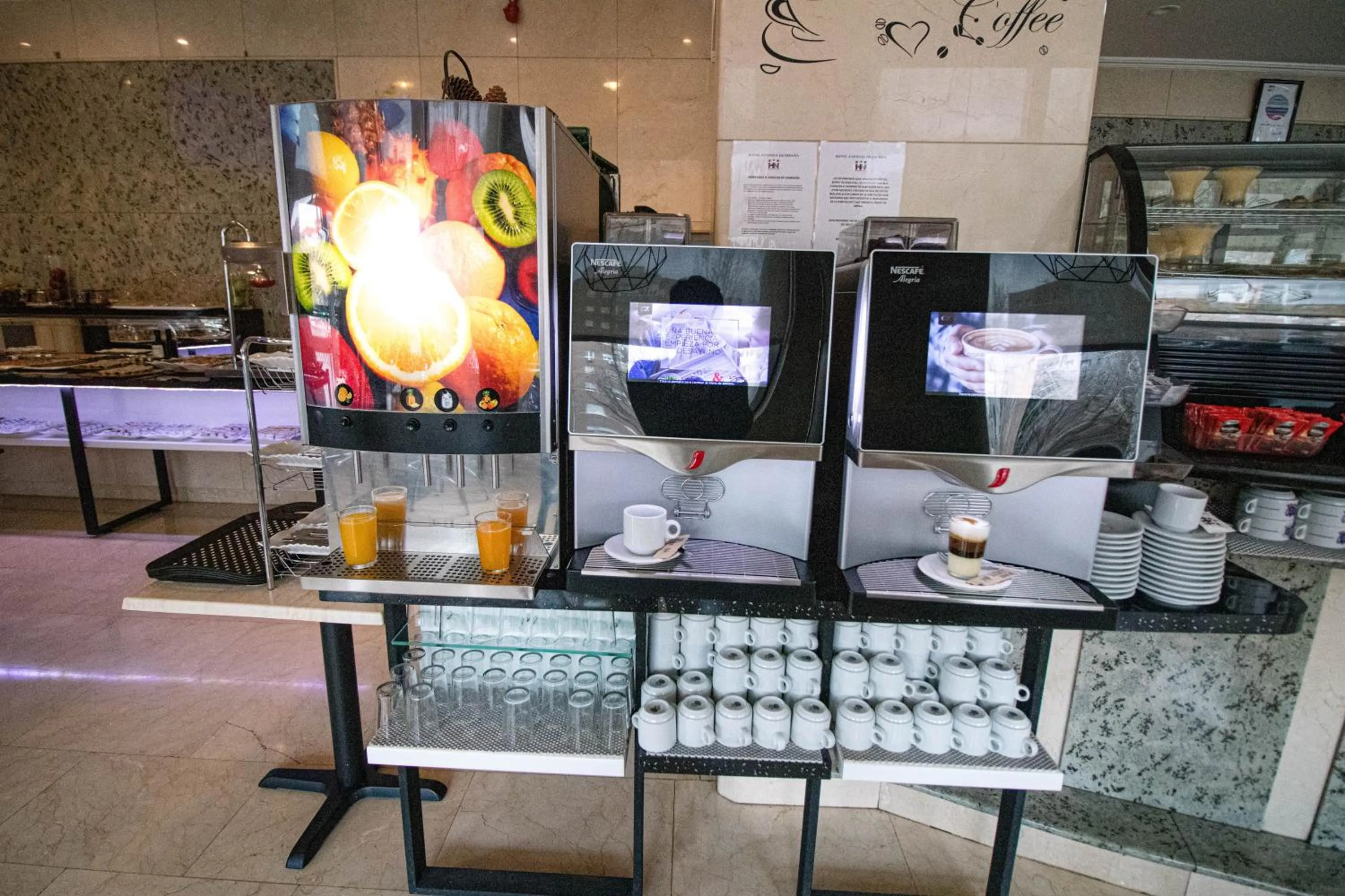 Breakfast in Hoteles Urbanos N Avenida de España