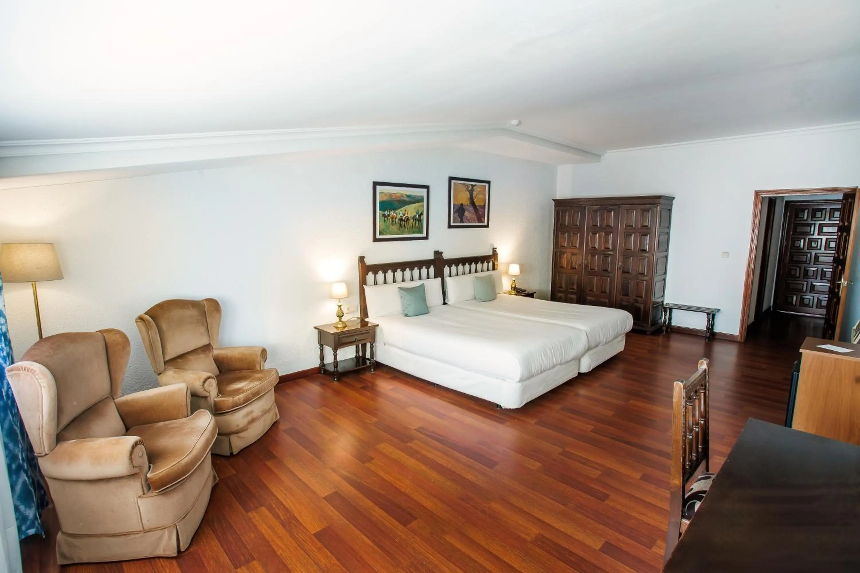 Bed in Hotel Conde Rodrigo II by eme hoteles