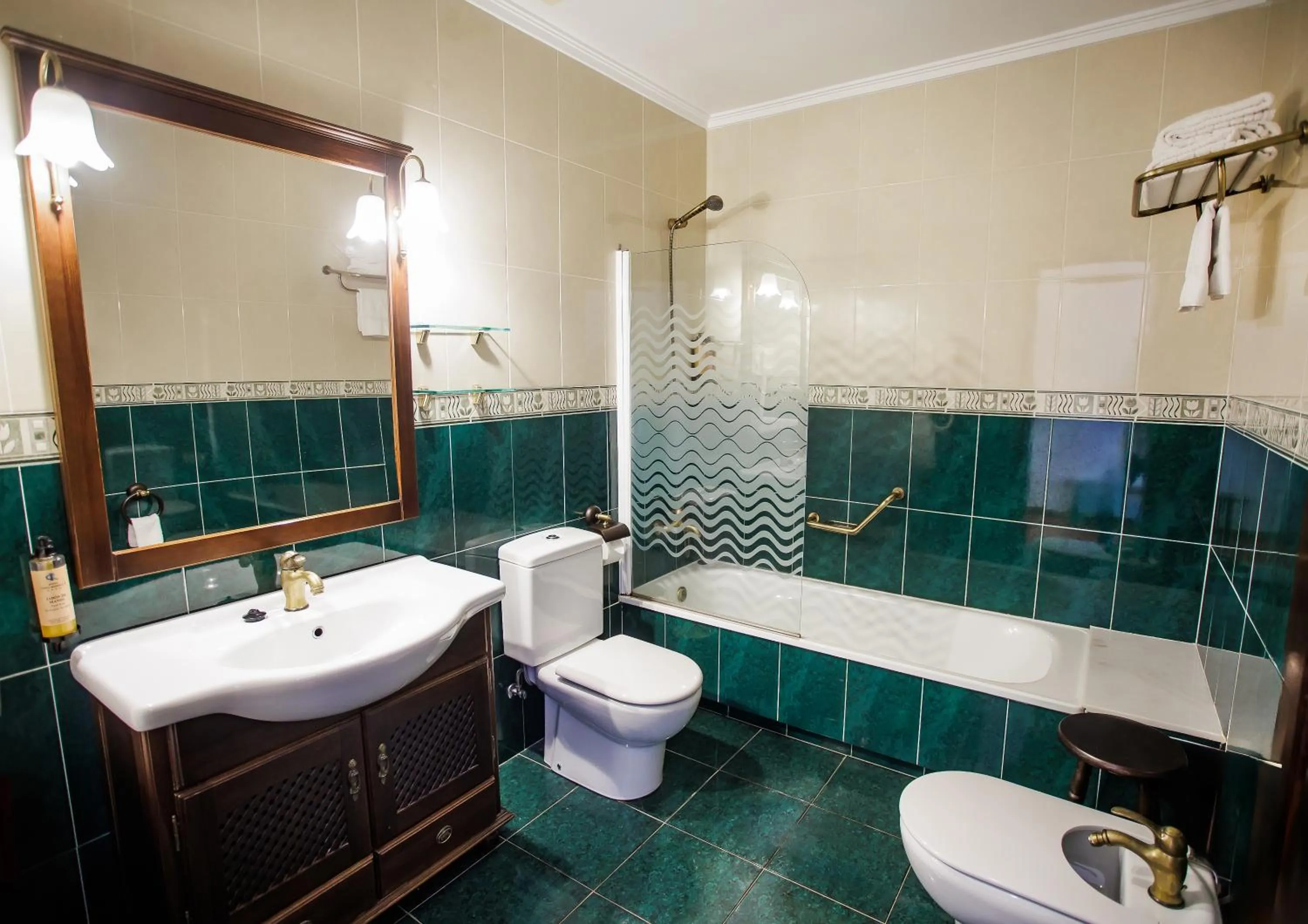 Bathroom in Hotel Conde Rodrigo II by eme hoteles