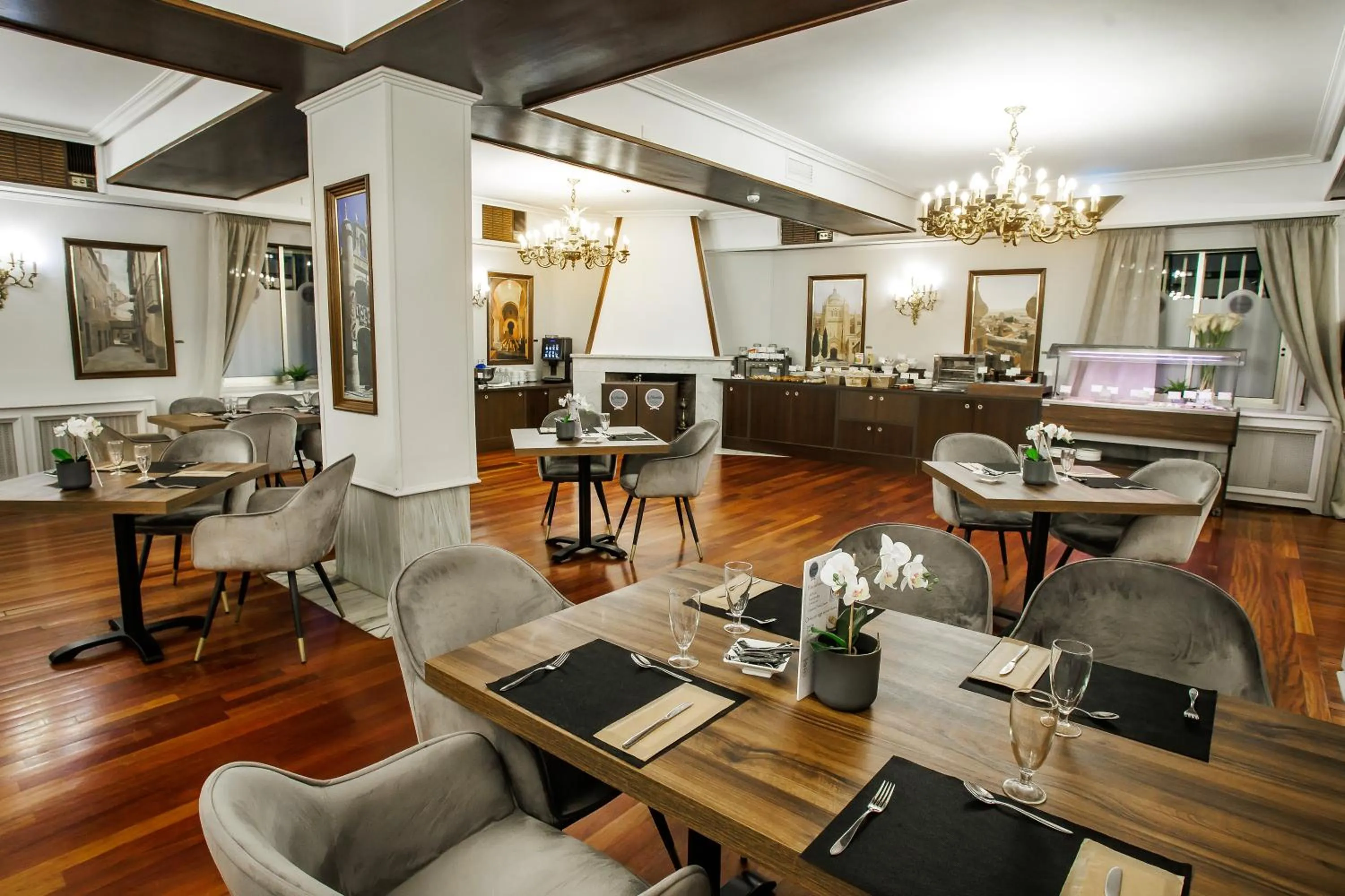 Buffet breakfast in Hotel Conde Rodrigo II by eme hoteles