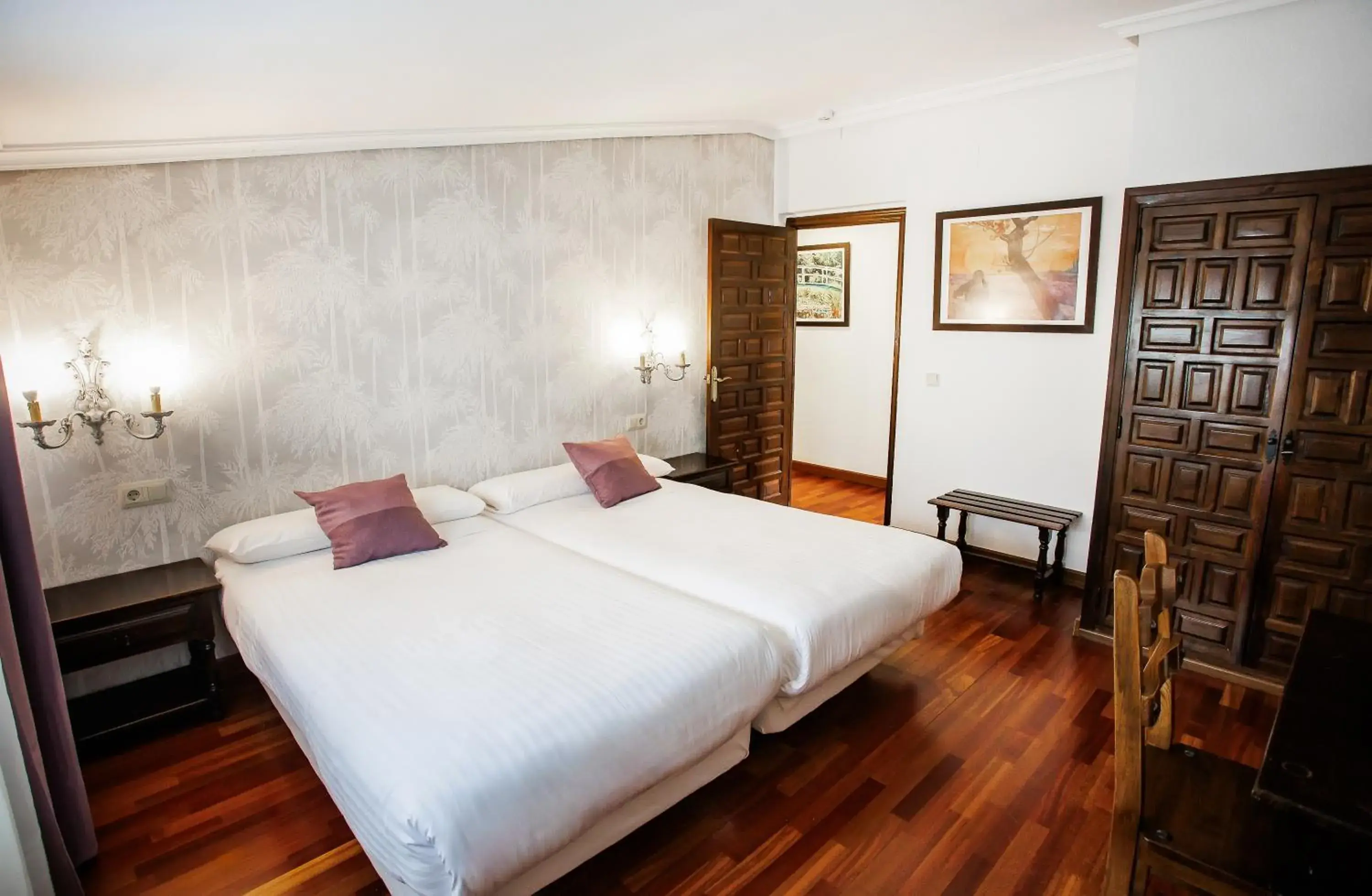 Family Room in Hotel Conde Rodrigo II by eme hoteles Family Room in Hotel Conde Rodrigo II by eme hoteles