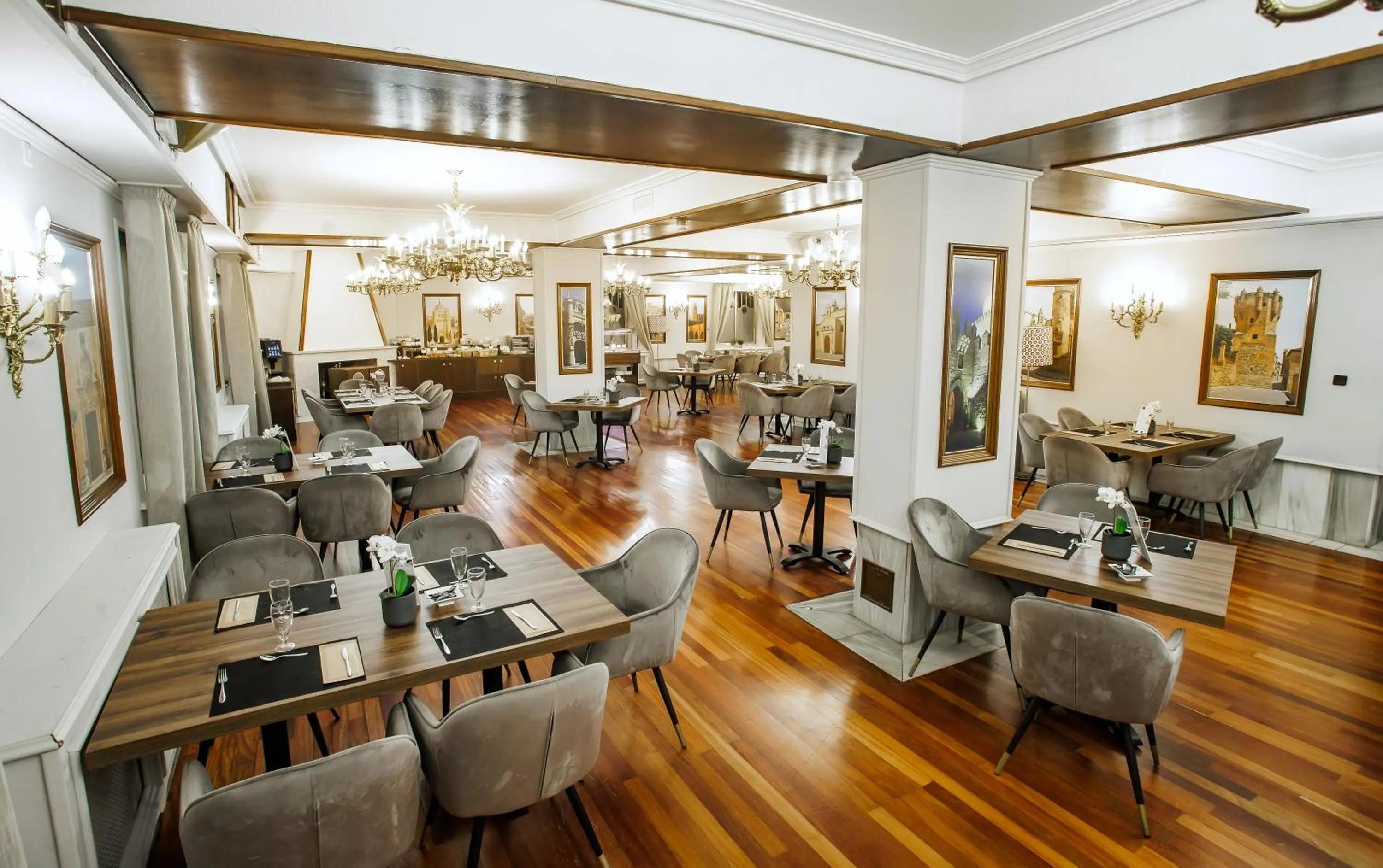 Buffet breakfast in Hotel Conde Rodrigo II by eme hoteles