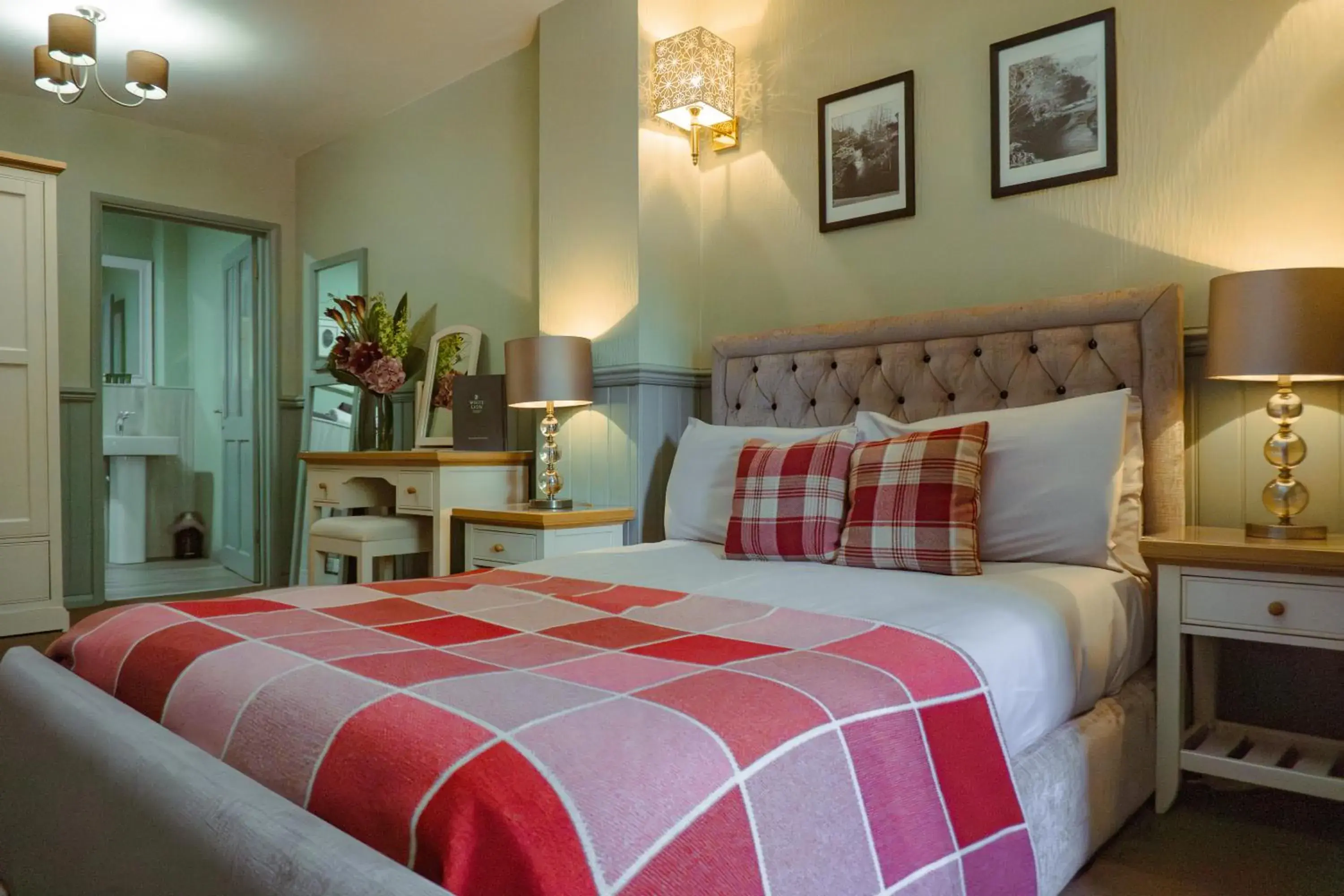 Standard Double Room in White Lion Standard Double Room in White Lion