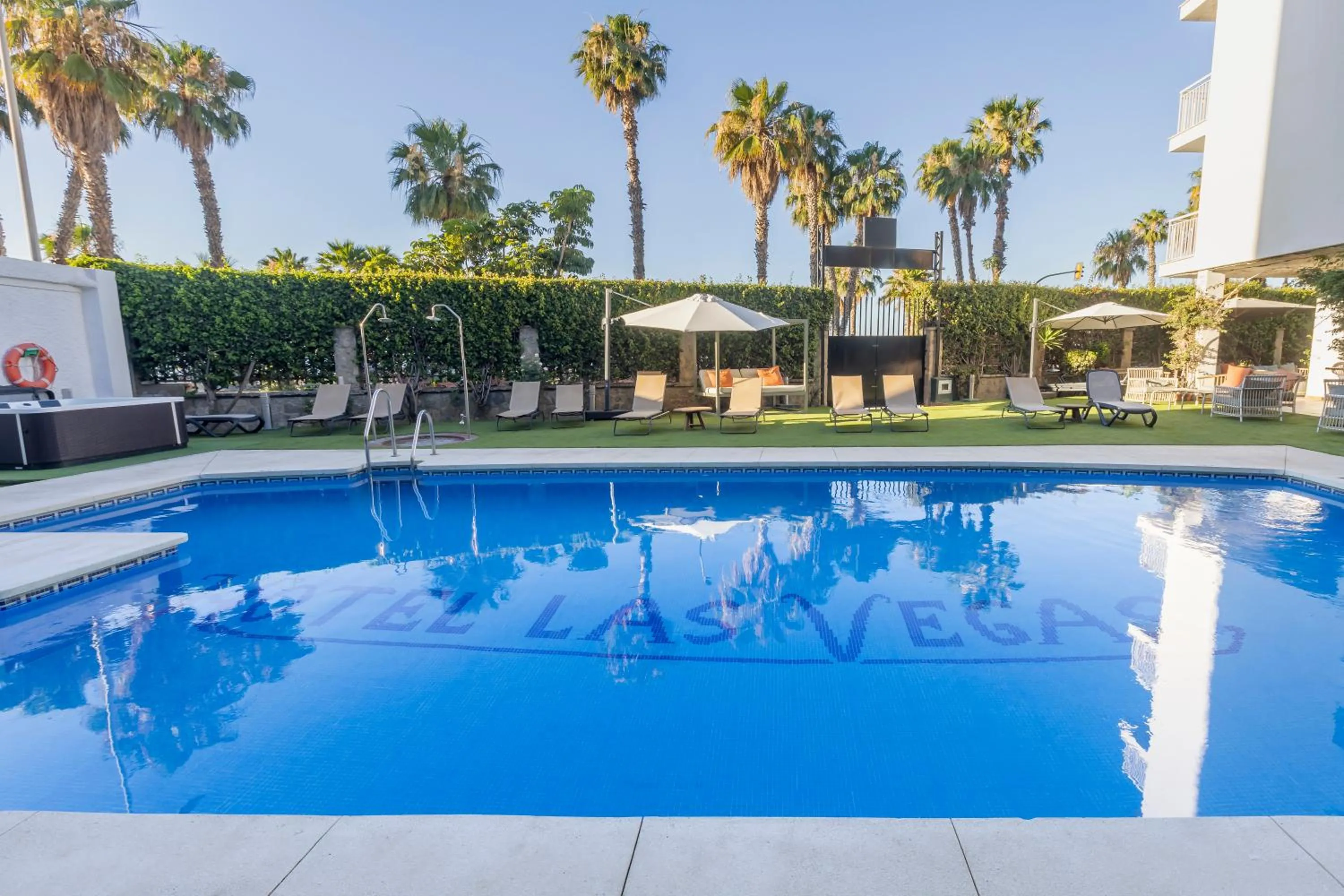 Swimming pool in Soho Boutique Las Vegas