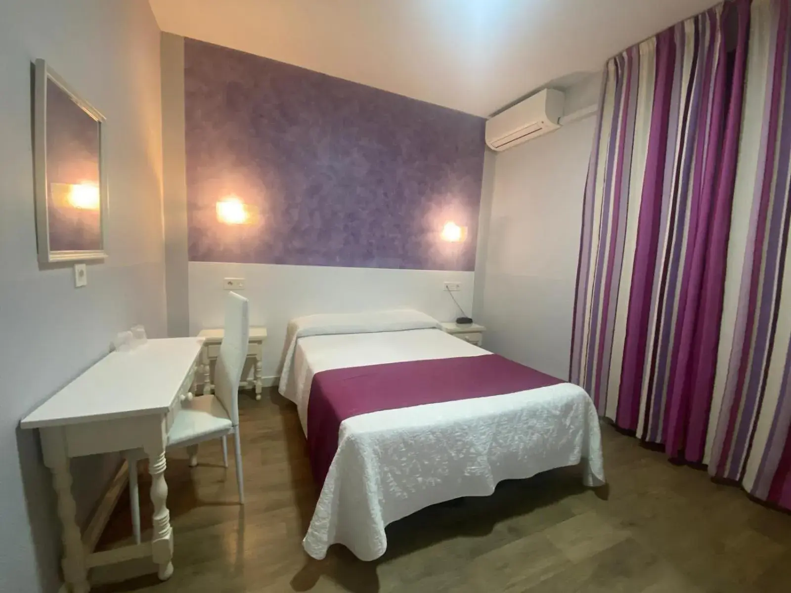 Bed in Hostal Sonia Granada Bed in Hostal Sonia Granada