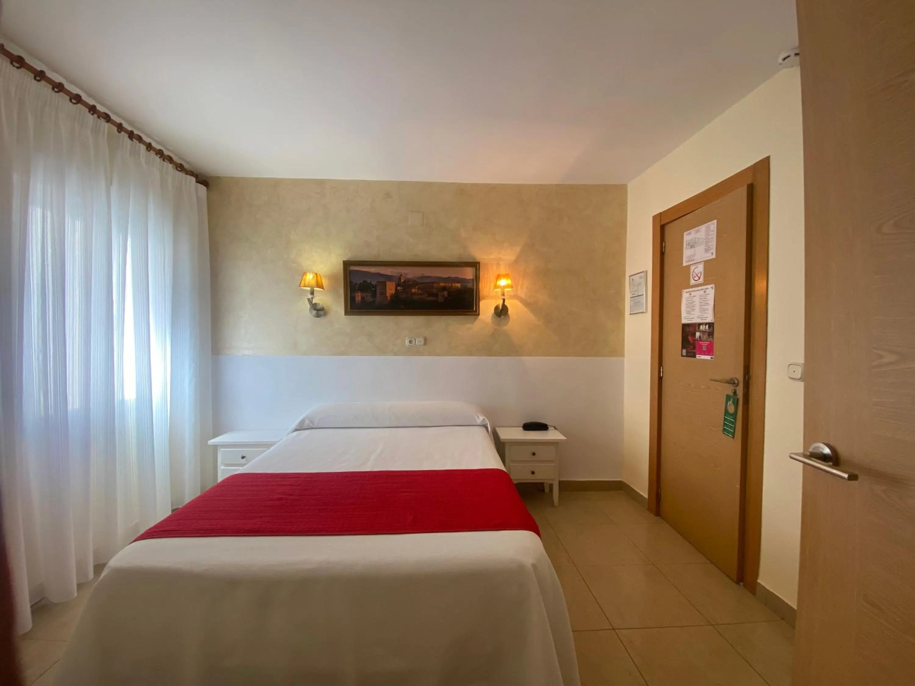 Bed in Hostal Sonia Granada