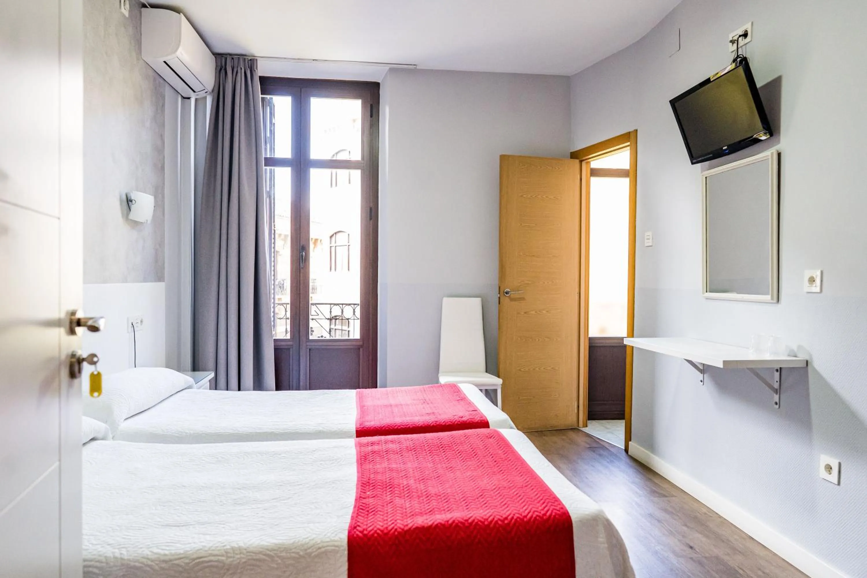 Bed in Hostal Sonia Granada