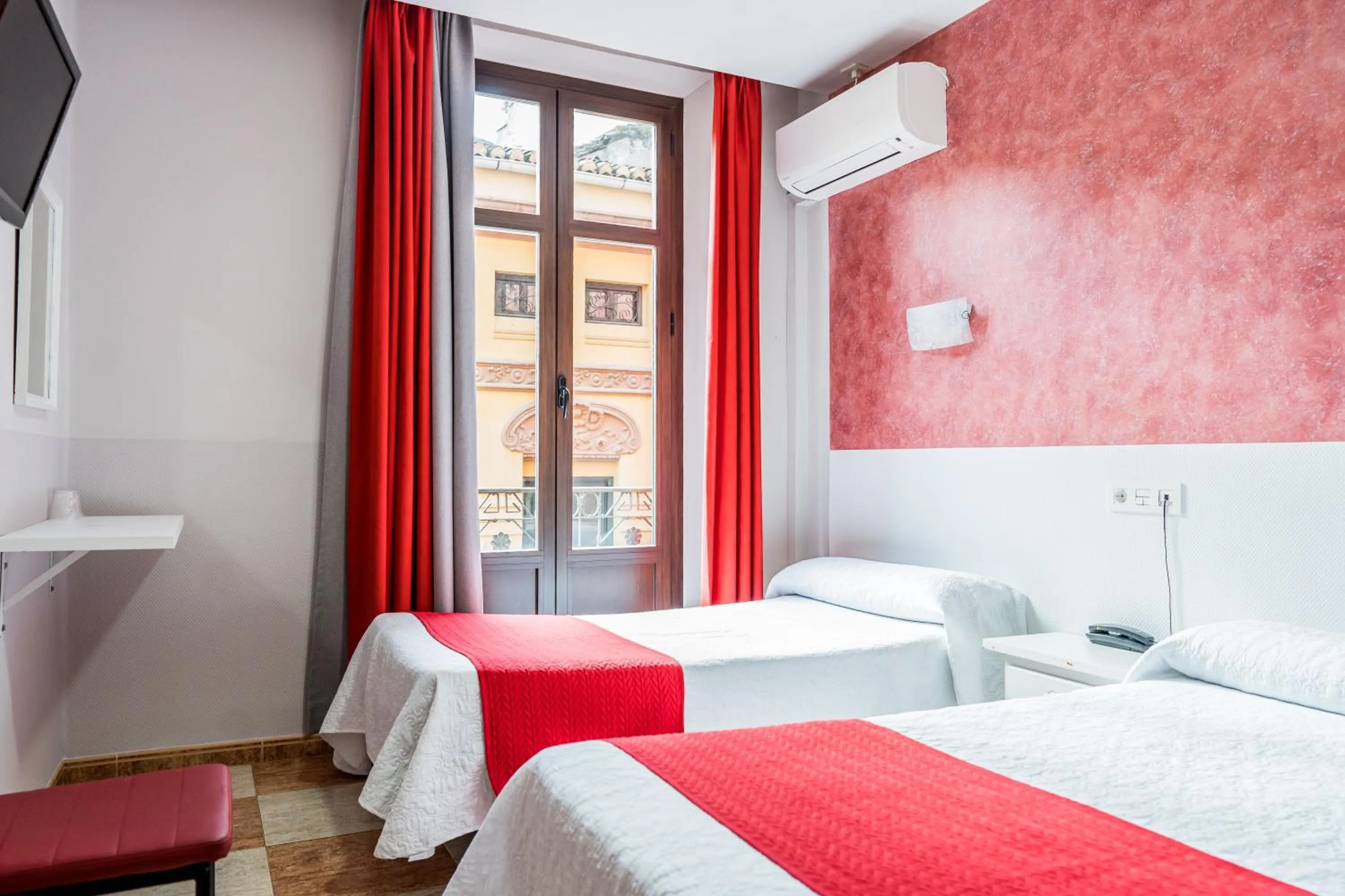 Bed in Hostal Sonia Granada