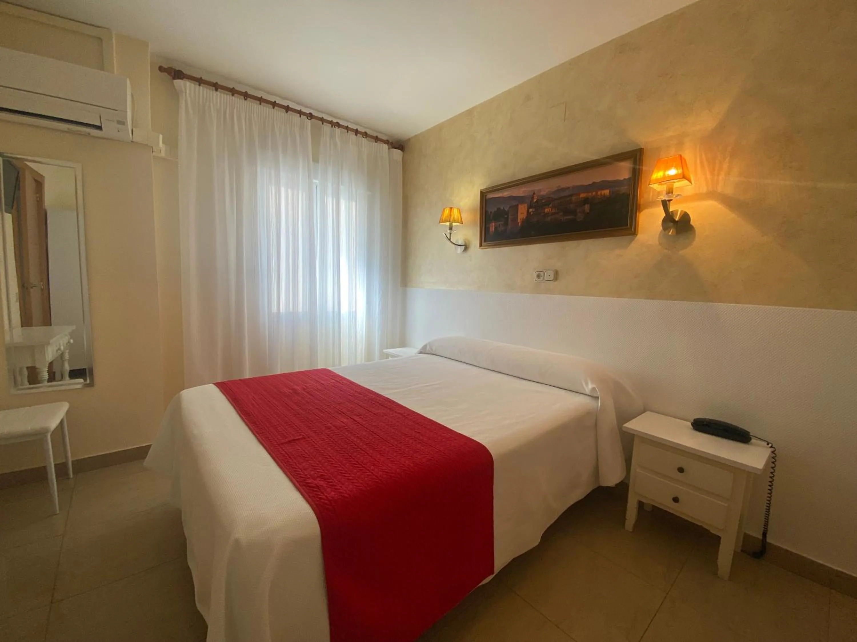 Bed in Hostal Sonia Granada