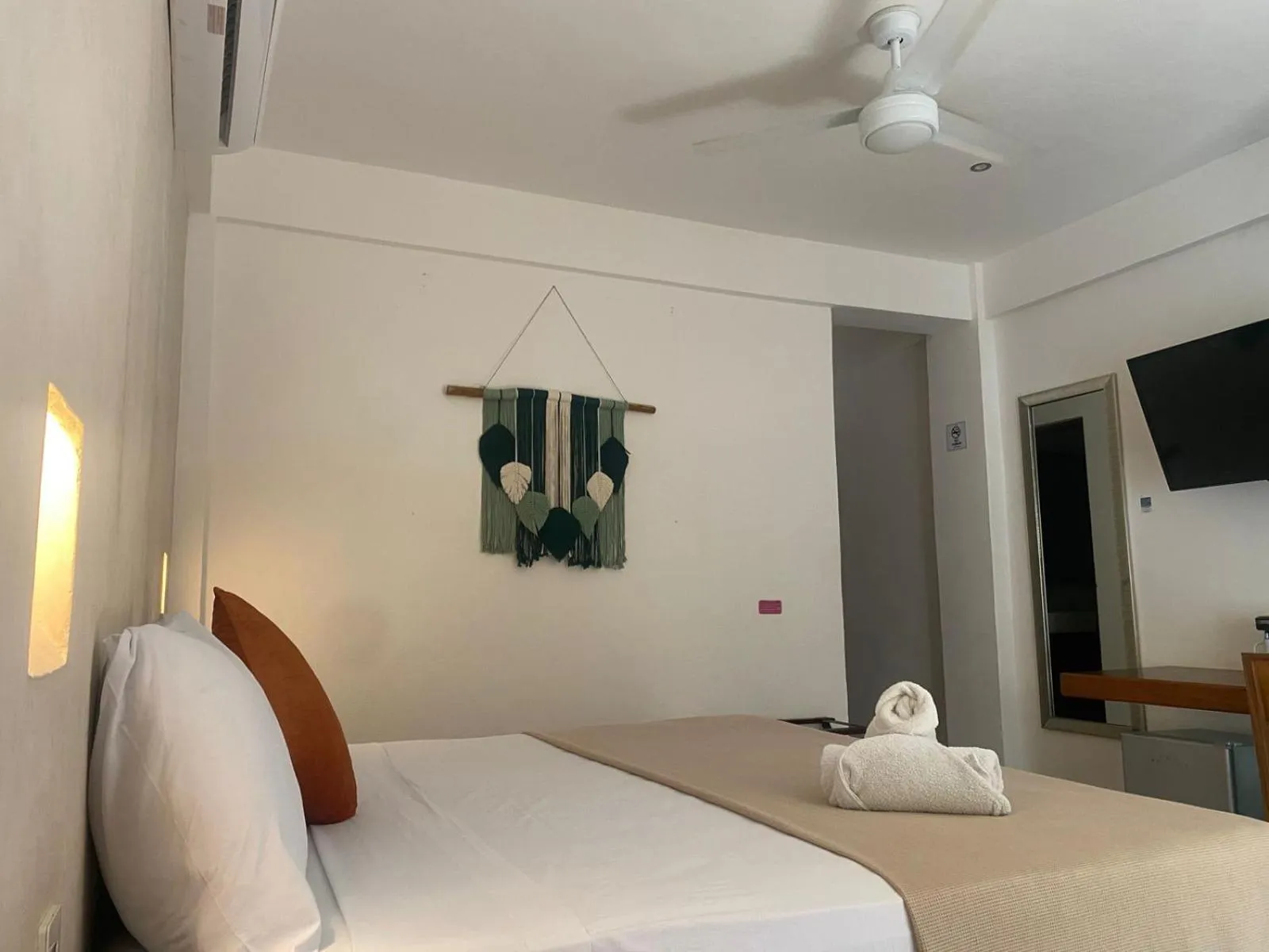 Bedroom, Bed in Hotel Pelecanus Suites Holbox