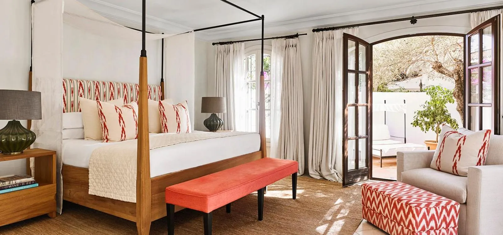 Bed in Marbella Club Hotel · Golf Resort & Spa