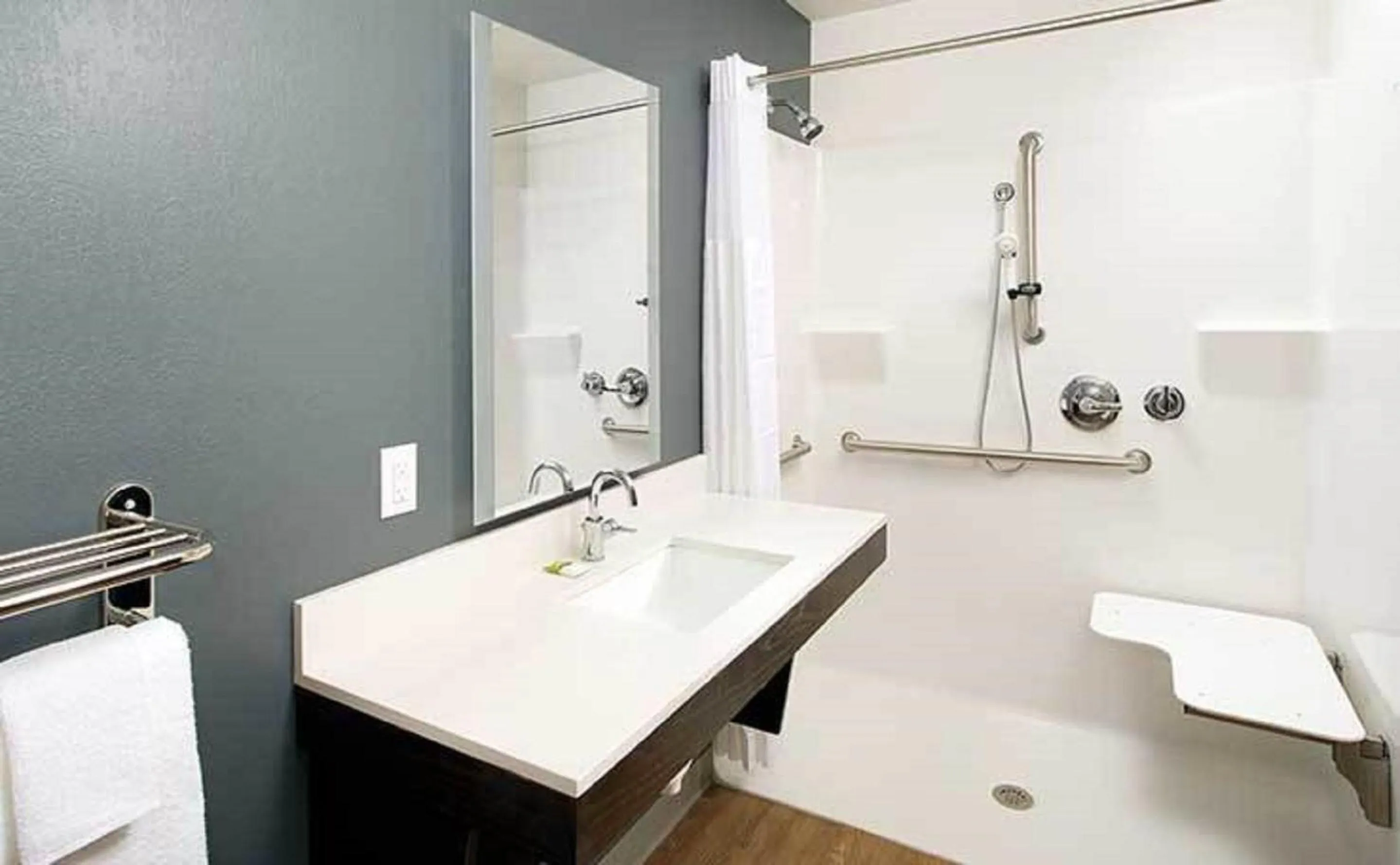 Shower in WoodSpring Suites Baltimore White Marsh - Nottingham