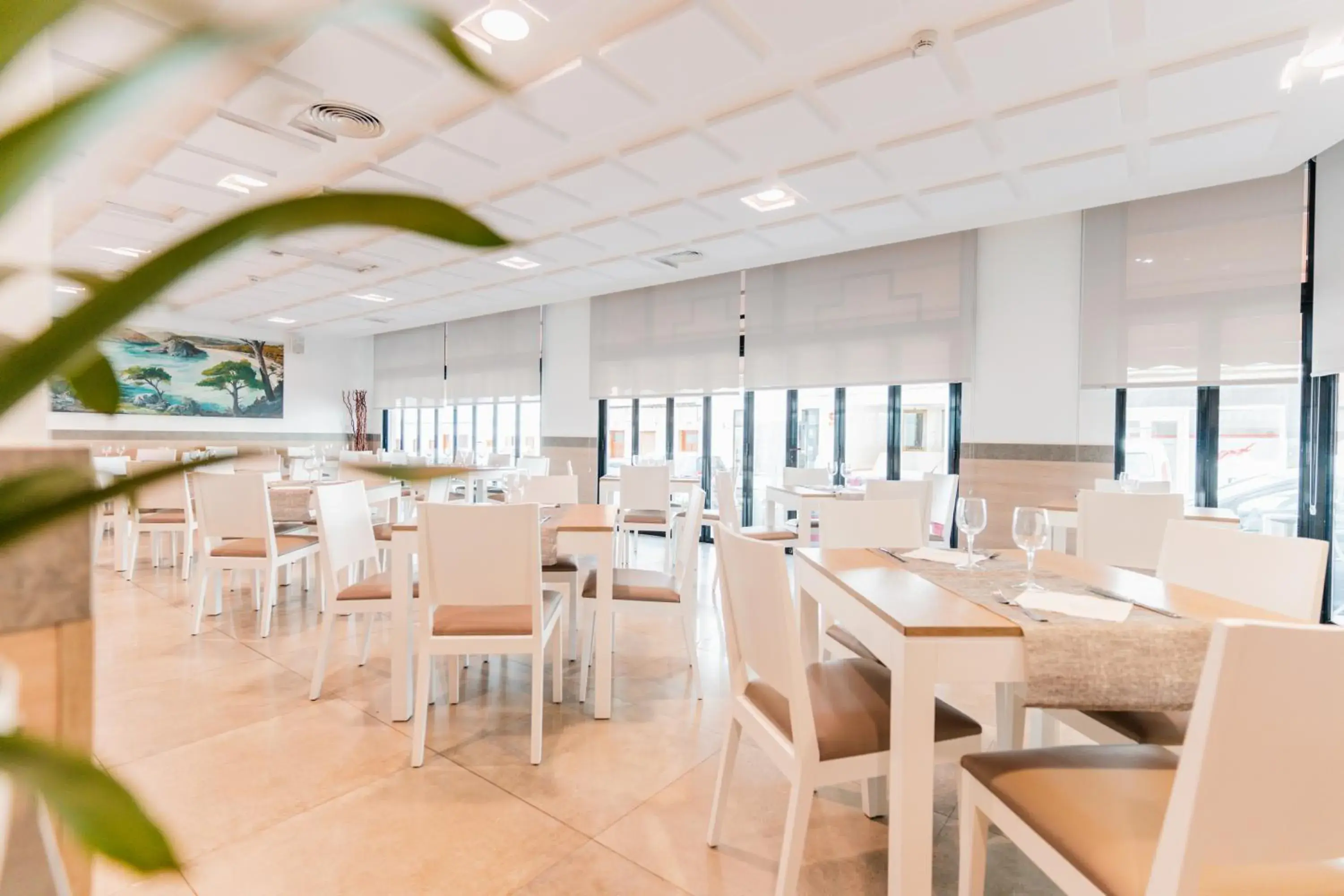 Restaurant/places to eat in Apartamentos Loar Restaurant/places to eat in Apartamentos Loar