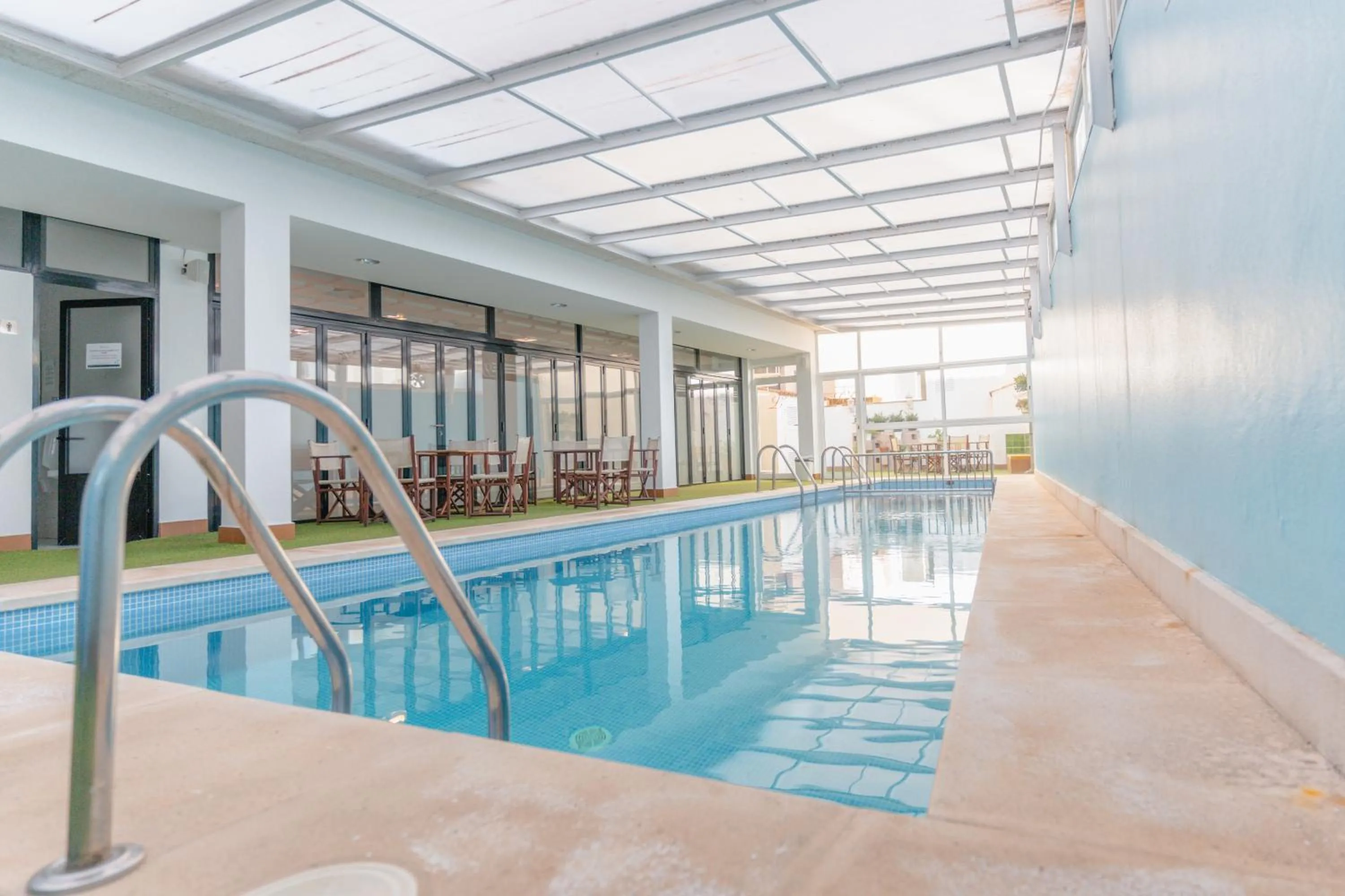 Swimming pool in Apartamentos Loar