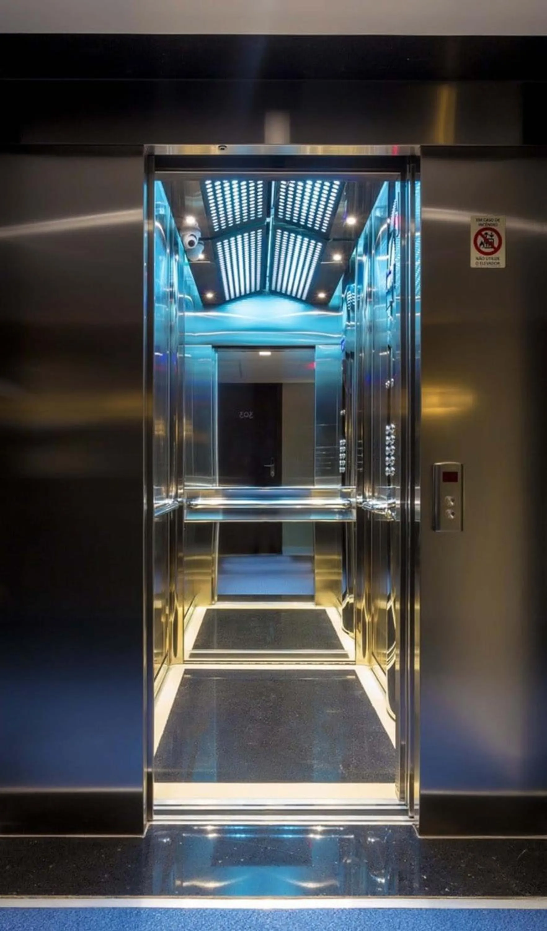 elevator in Manaíra Hotel
