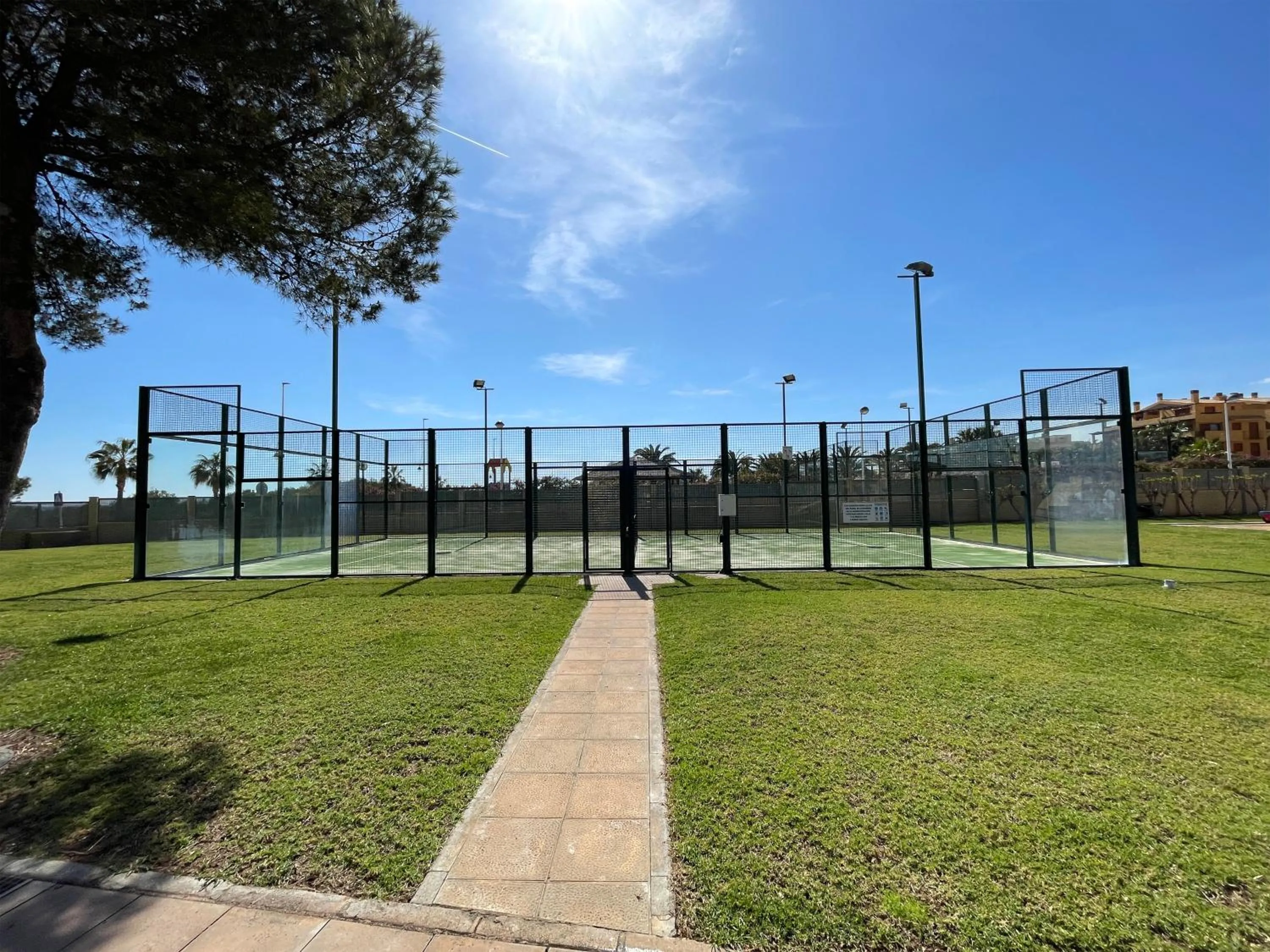 Tennis court in Apartamentos Alcocebre Suites 3000