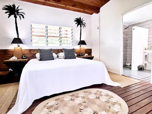 Bedroom, Bed in Sails Beach House