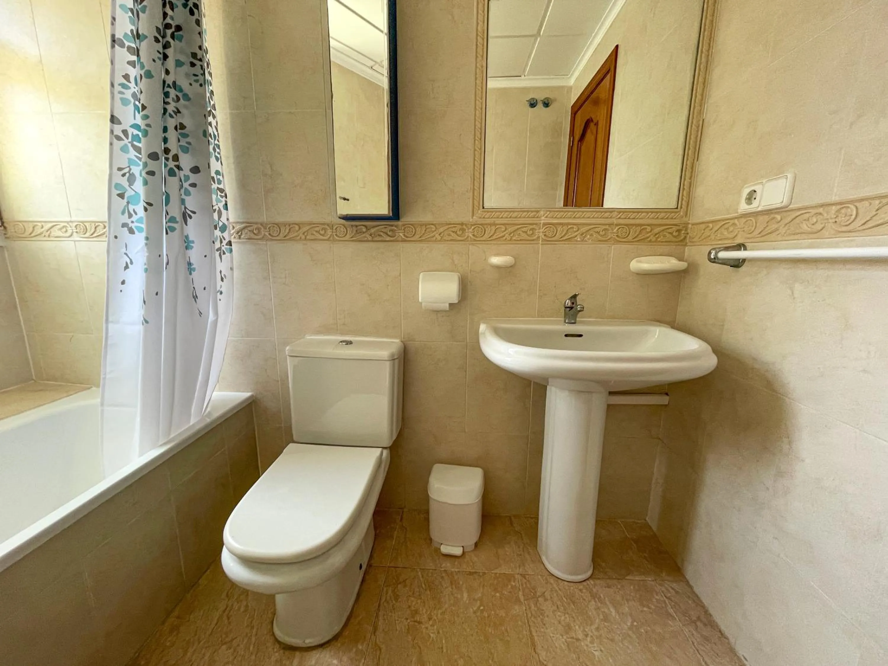 Toilet in Apartamentos Madeira 3000