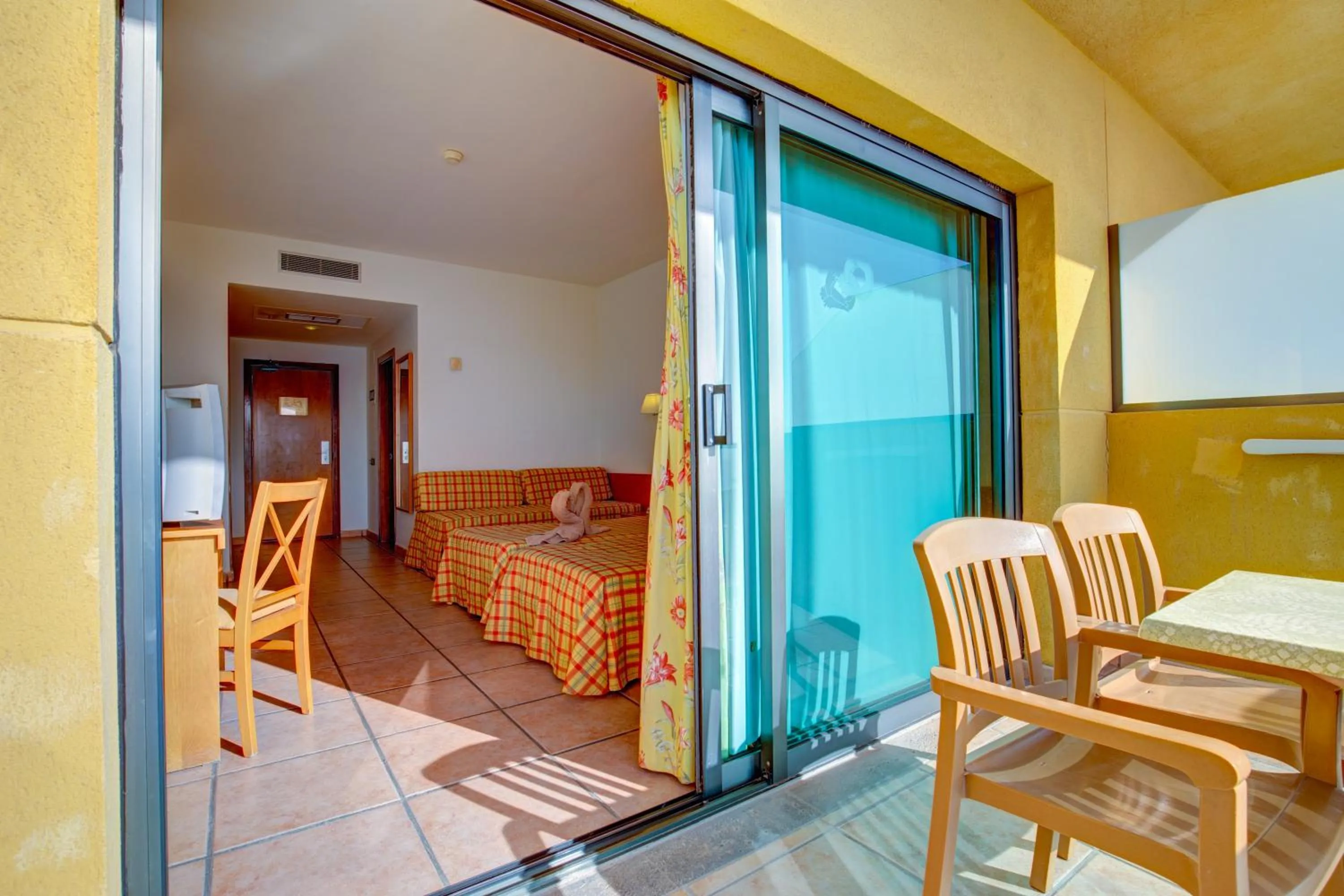 Photo of the whole room in SBH Club Paraiso Playa