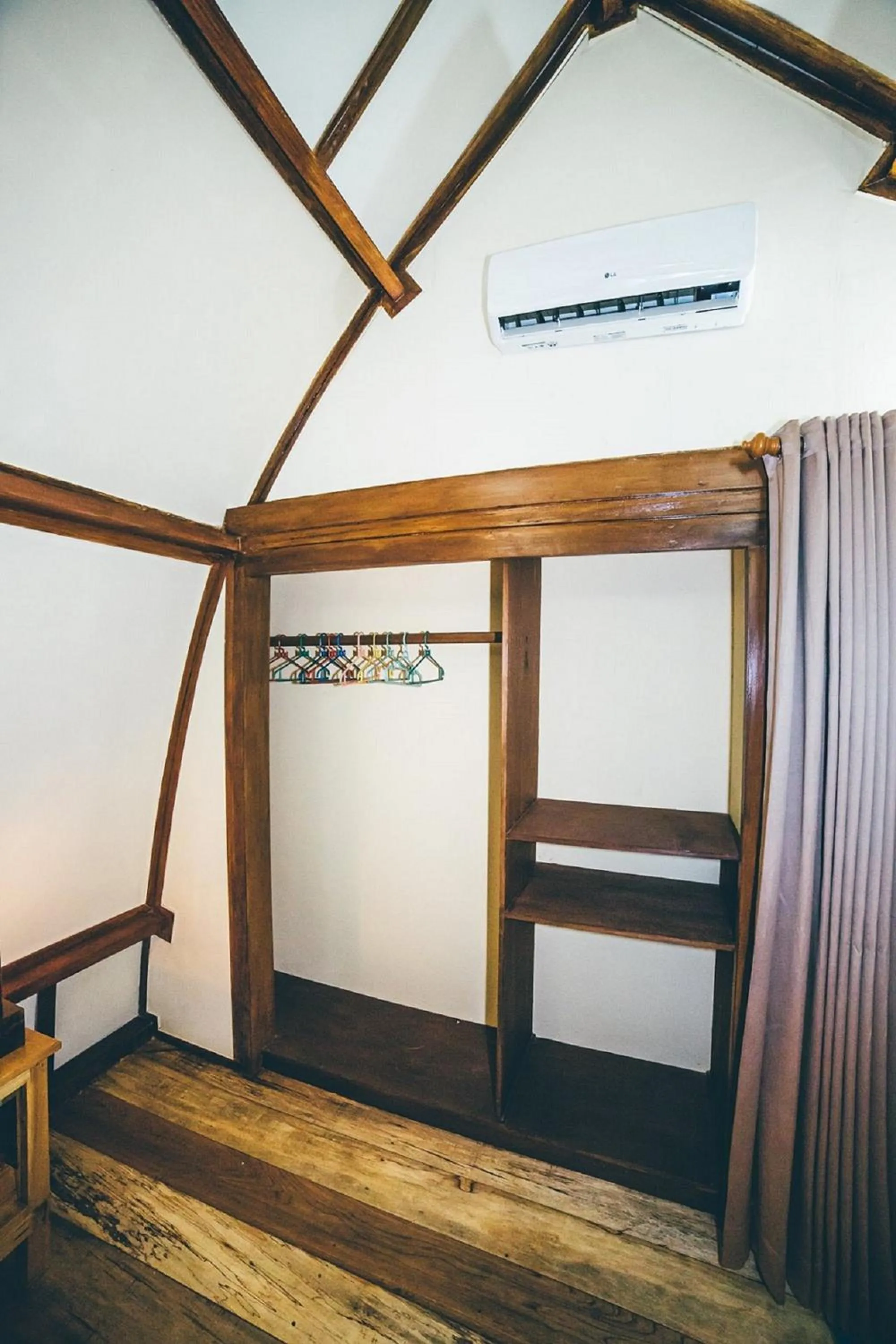 Photo of the whole room in Island Beach Bungalow