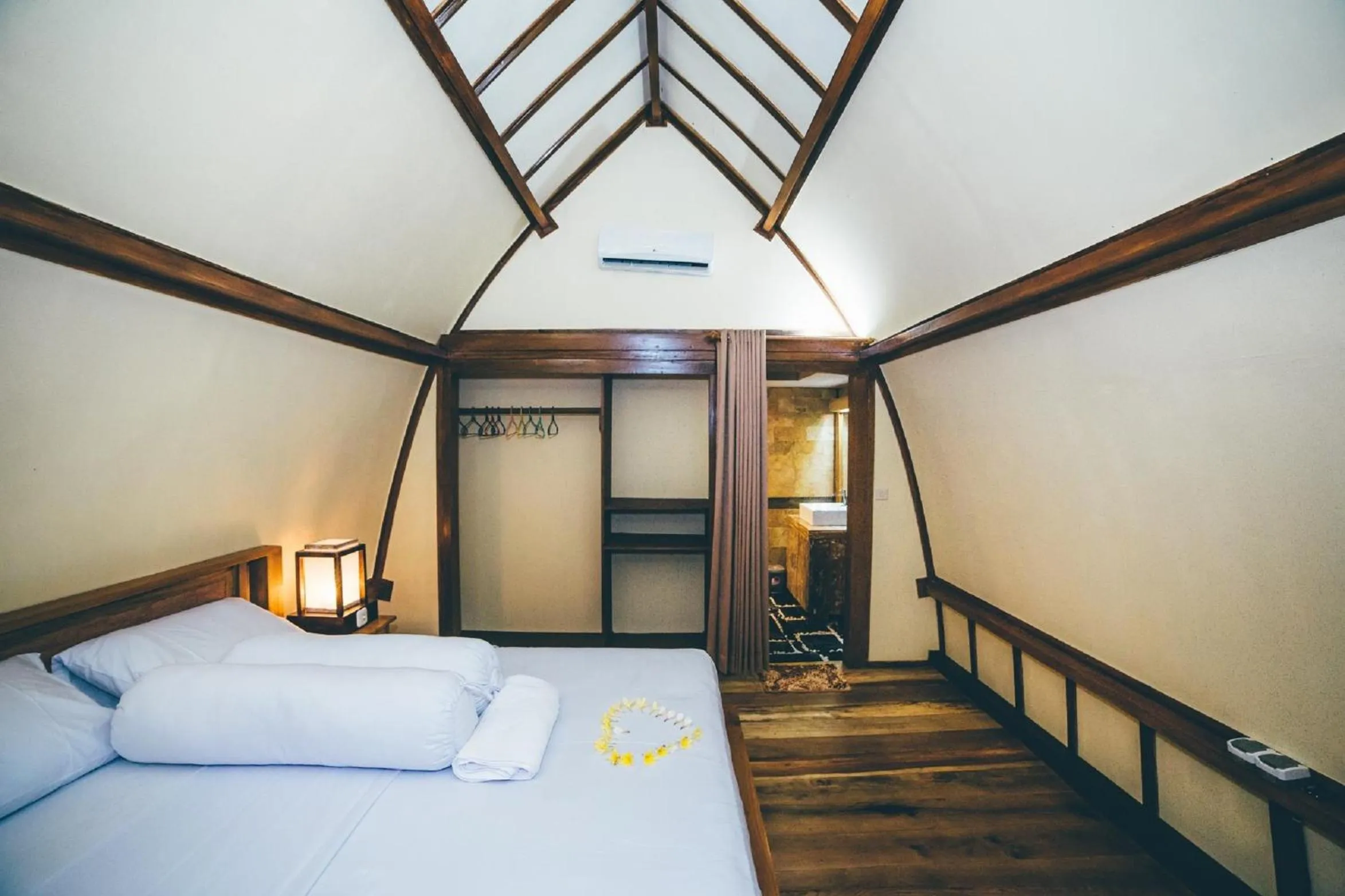 Bedroom, Bed in Island Beach Bungalow